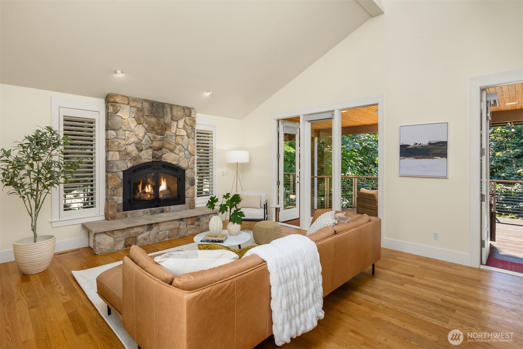 6575 NE Honeysuckle Lane