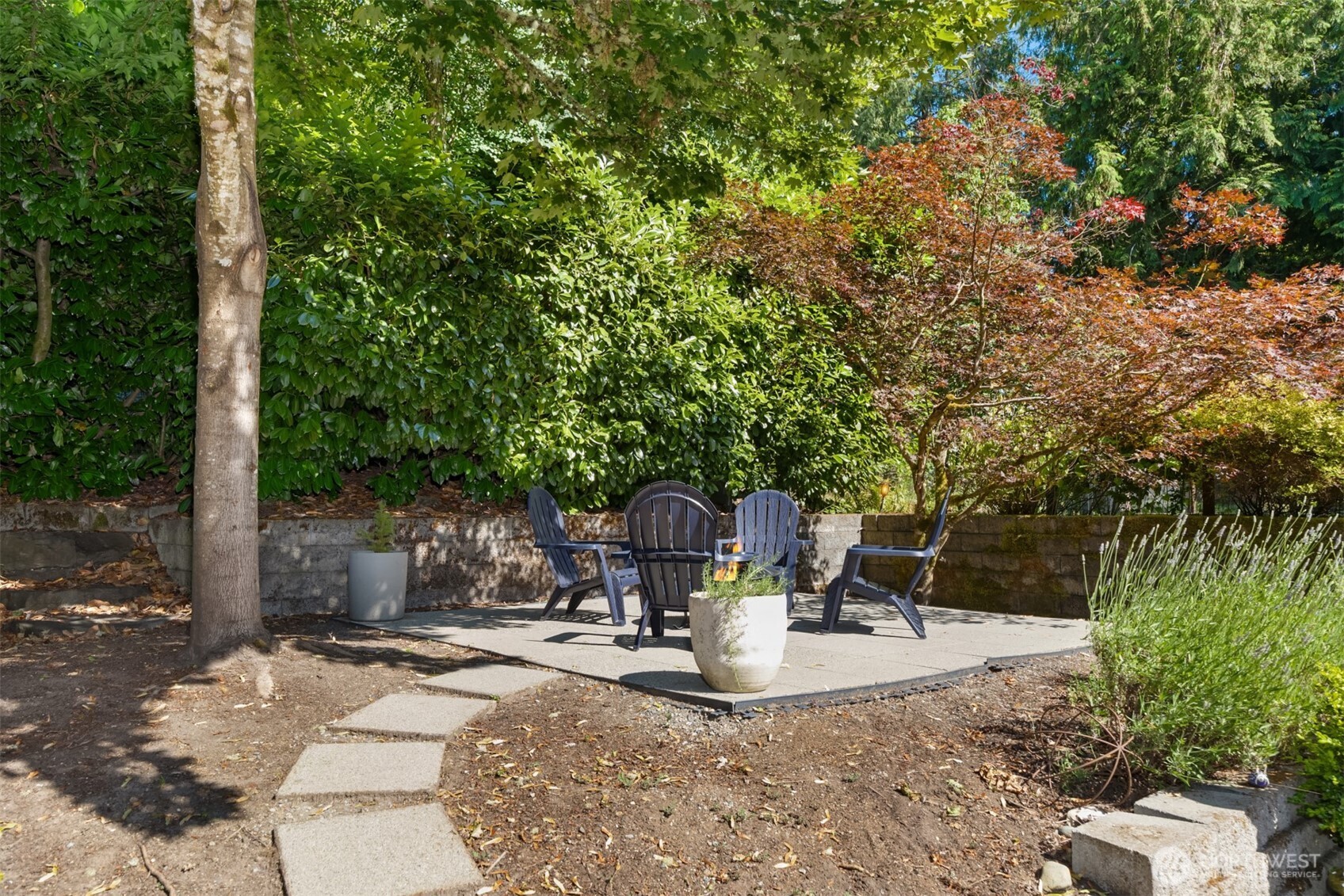6575 NE Honeysuckle Lane