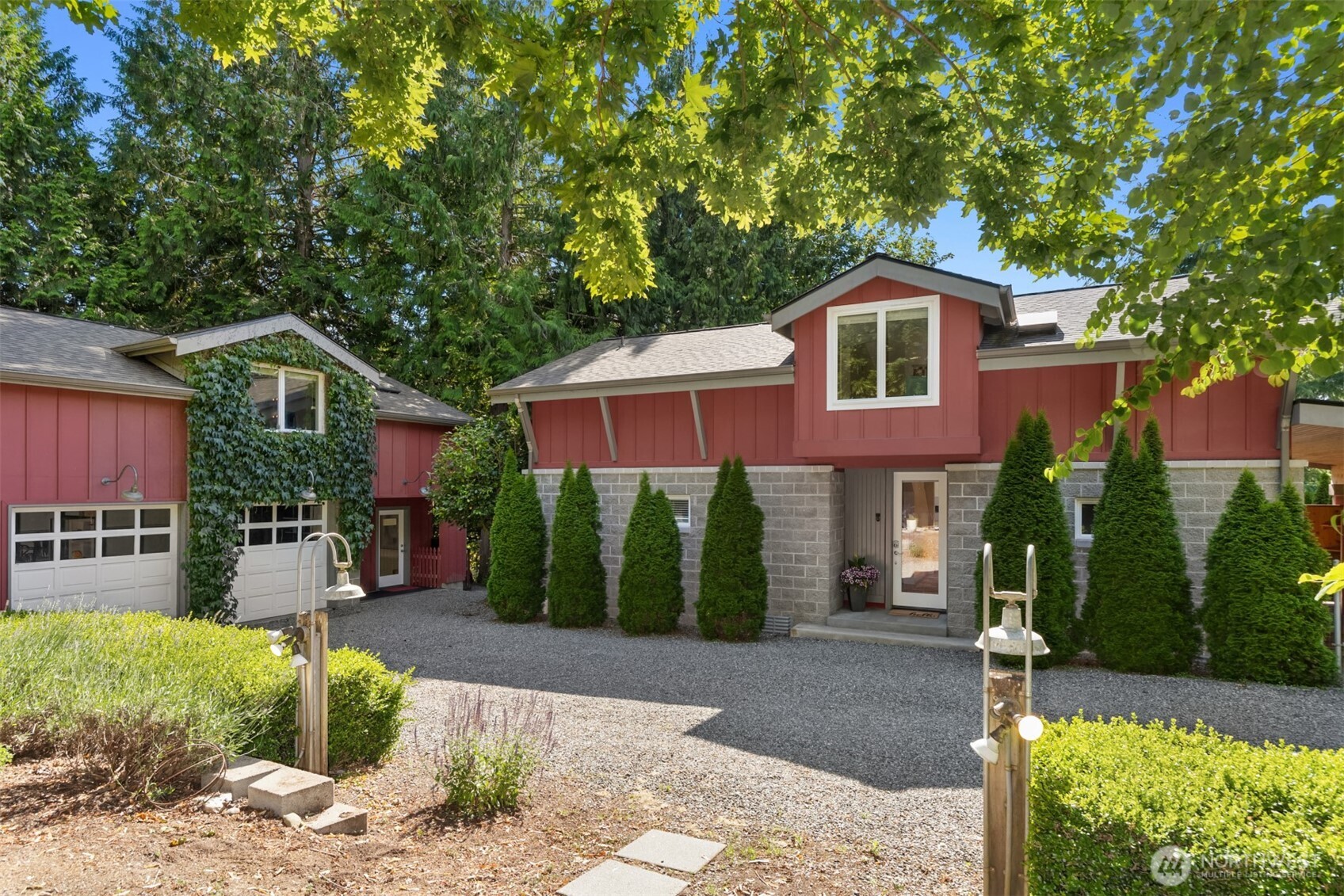 6575 NE Honeysuckle Lane