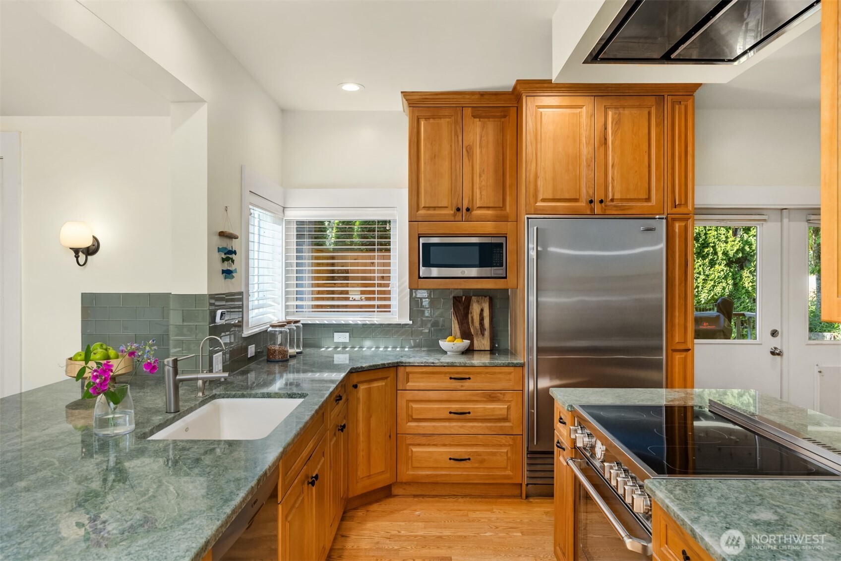 6575 NE Honeysuckle Lane
