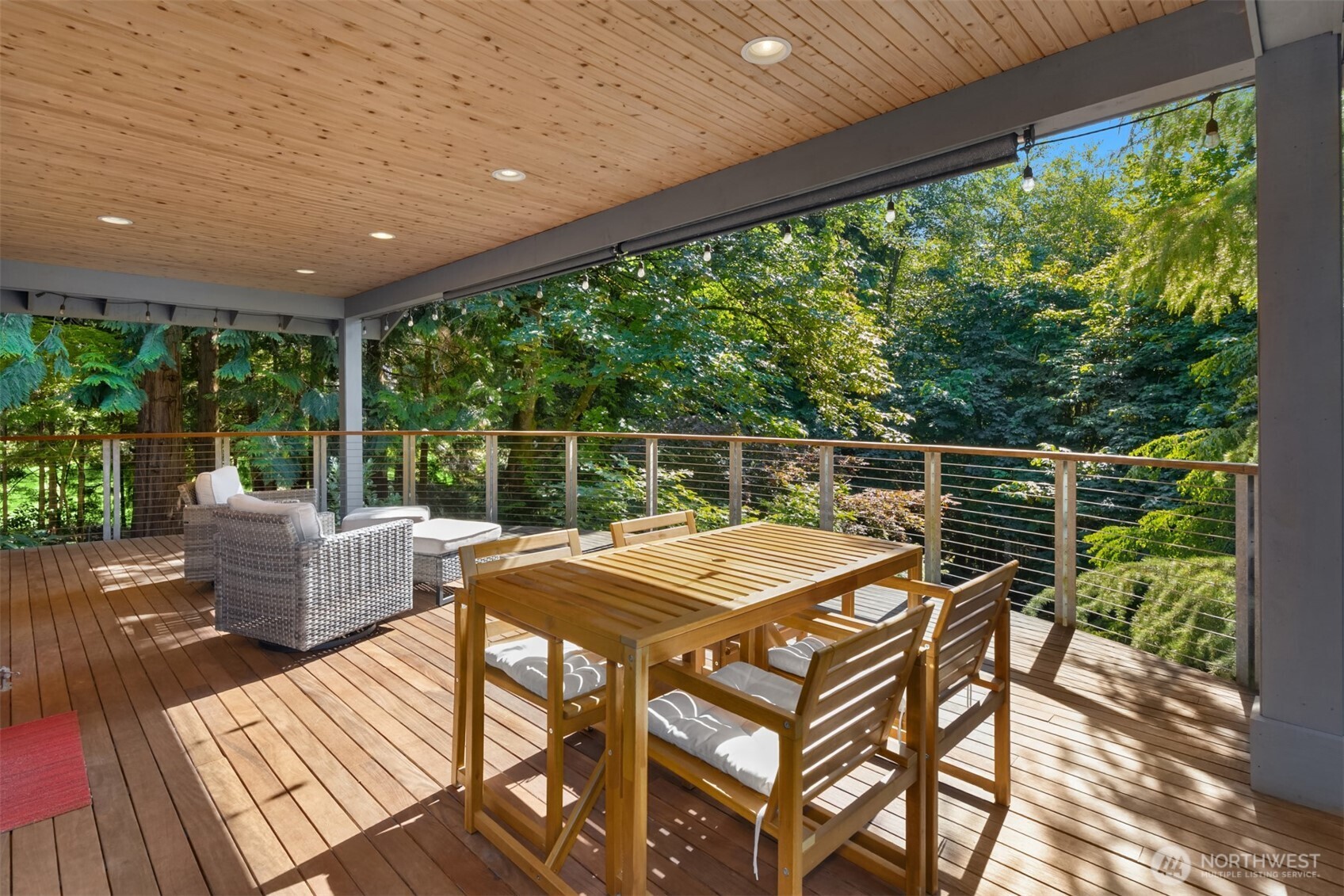 6575 NE Honeysuckle Lane