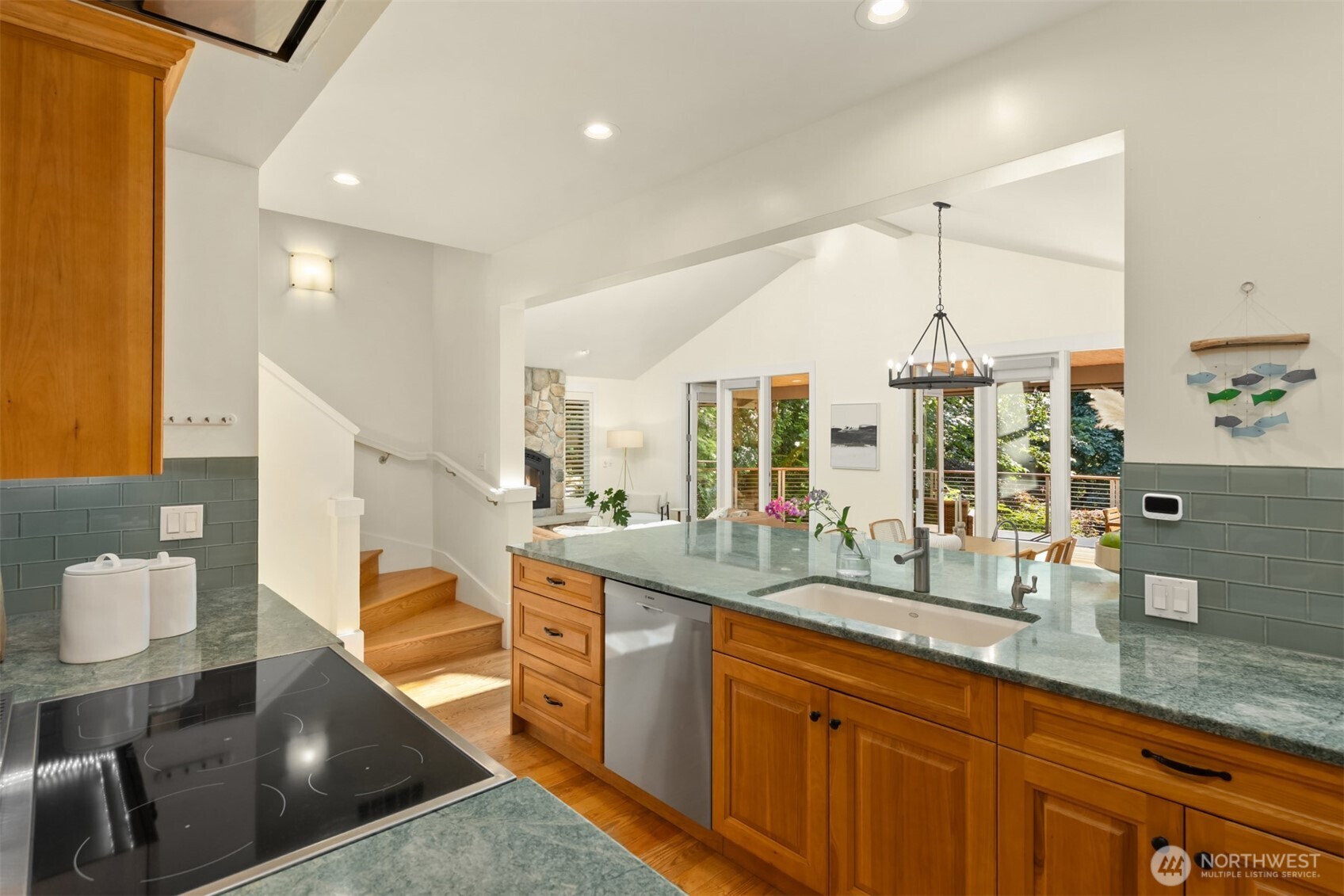 6575 NE Honeysuckle Lane