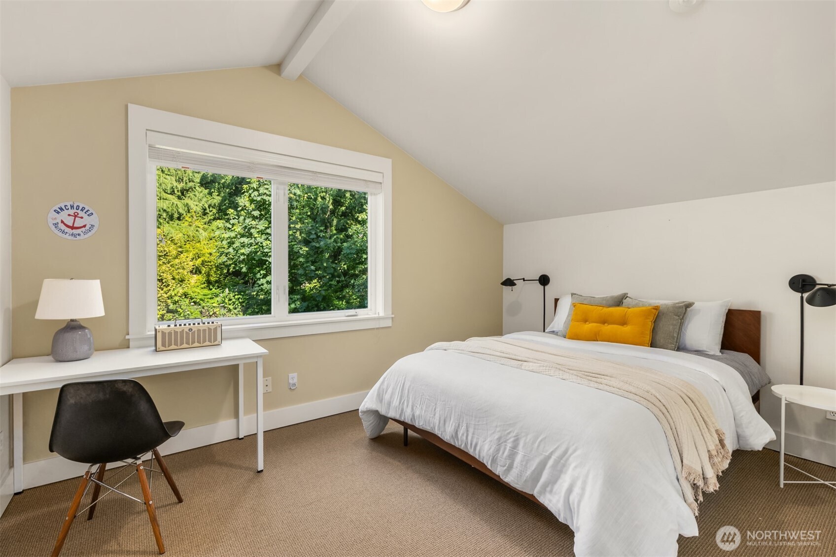 6575 NE Honeysuckle Lane