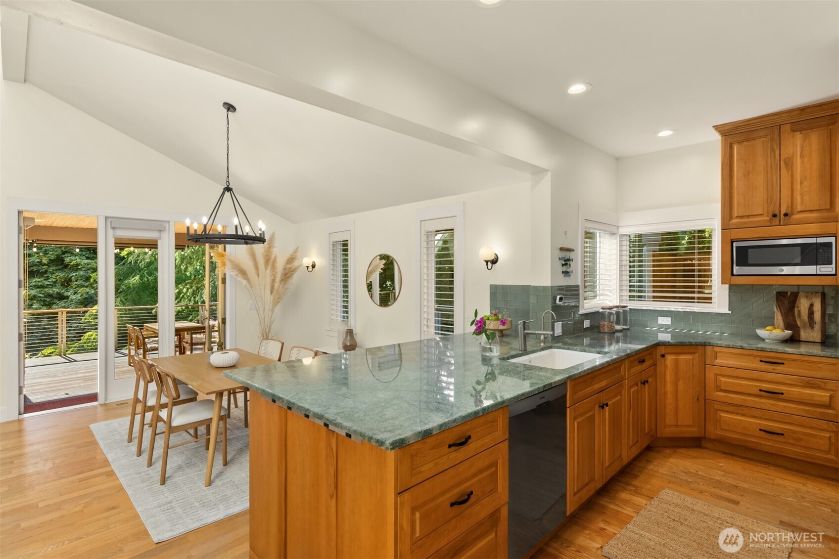6575 NE Honeysuckle Lane