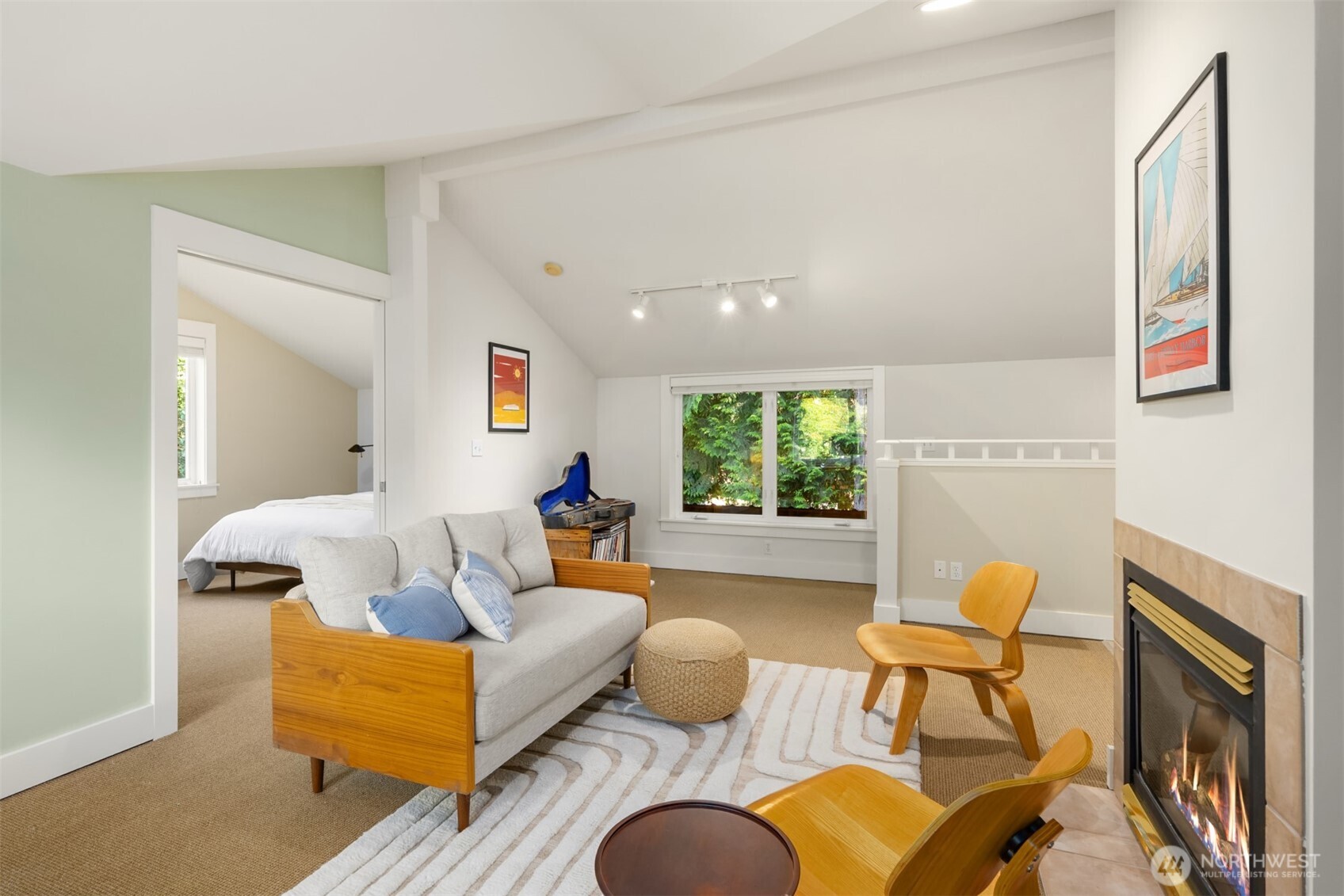6575 NE Honeysuckle Lane