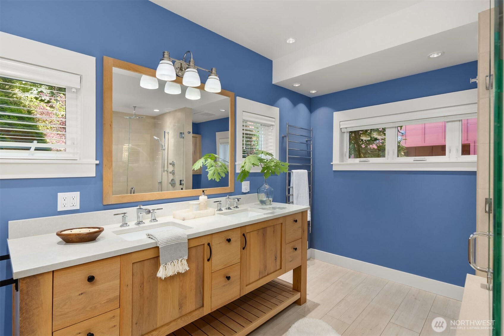 6575 NE Honeysuckle Lane