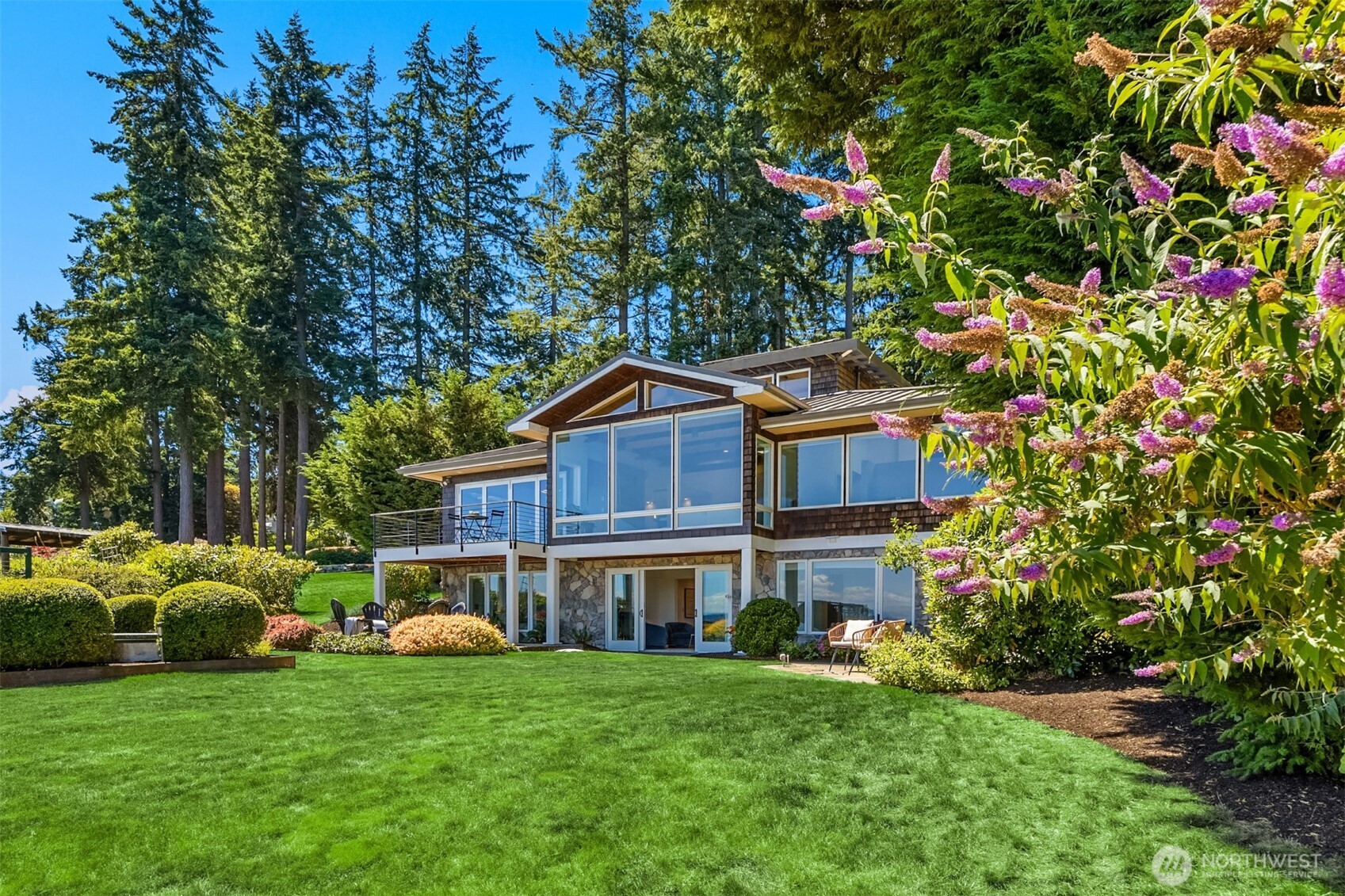 7464 Madrona Drive NE