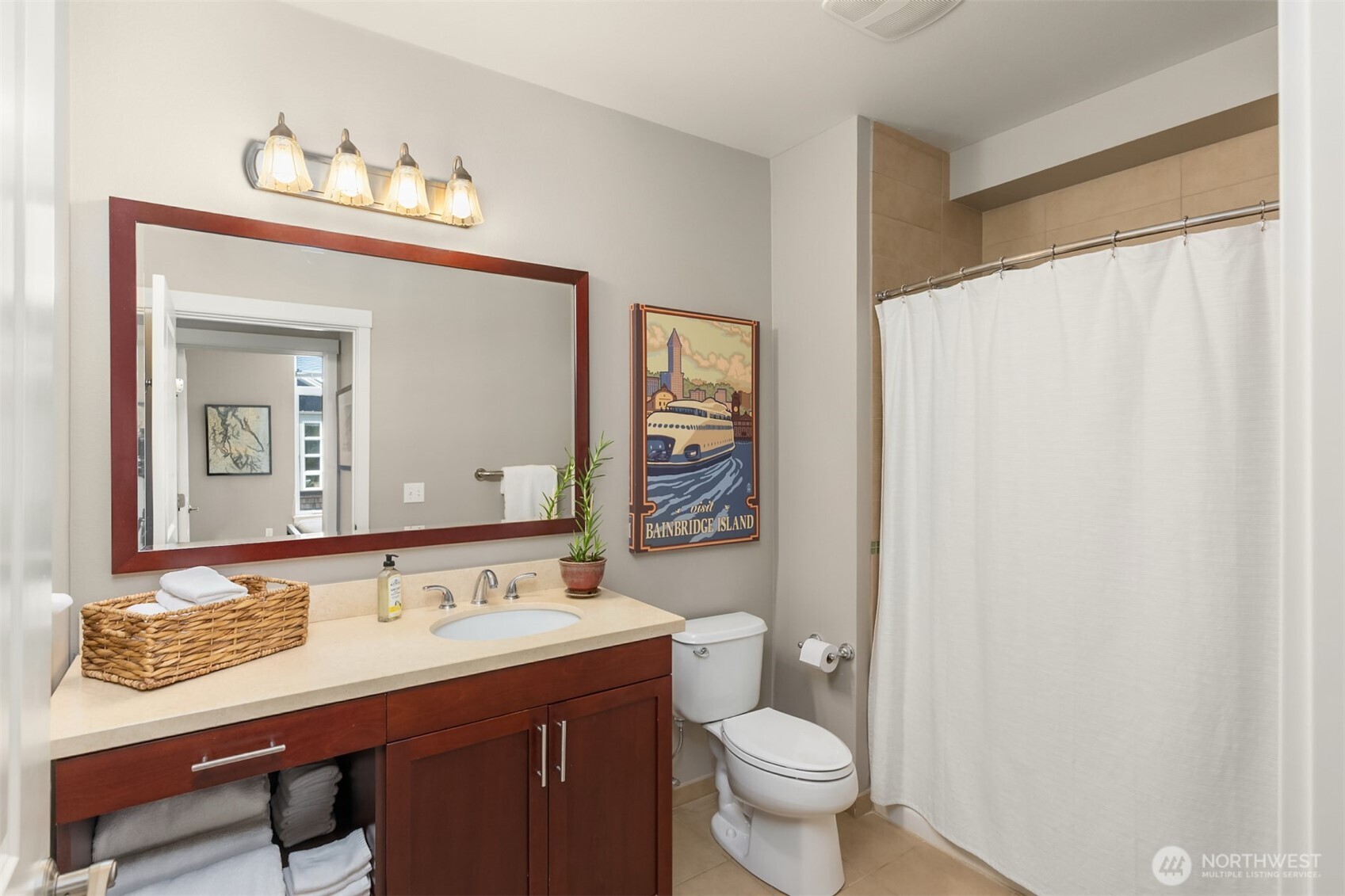 125 Ferncliff Avenue NE Unit: E242