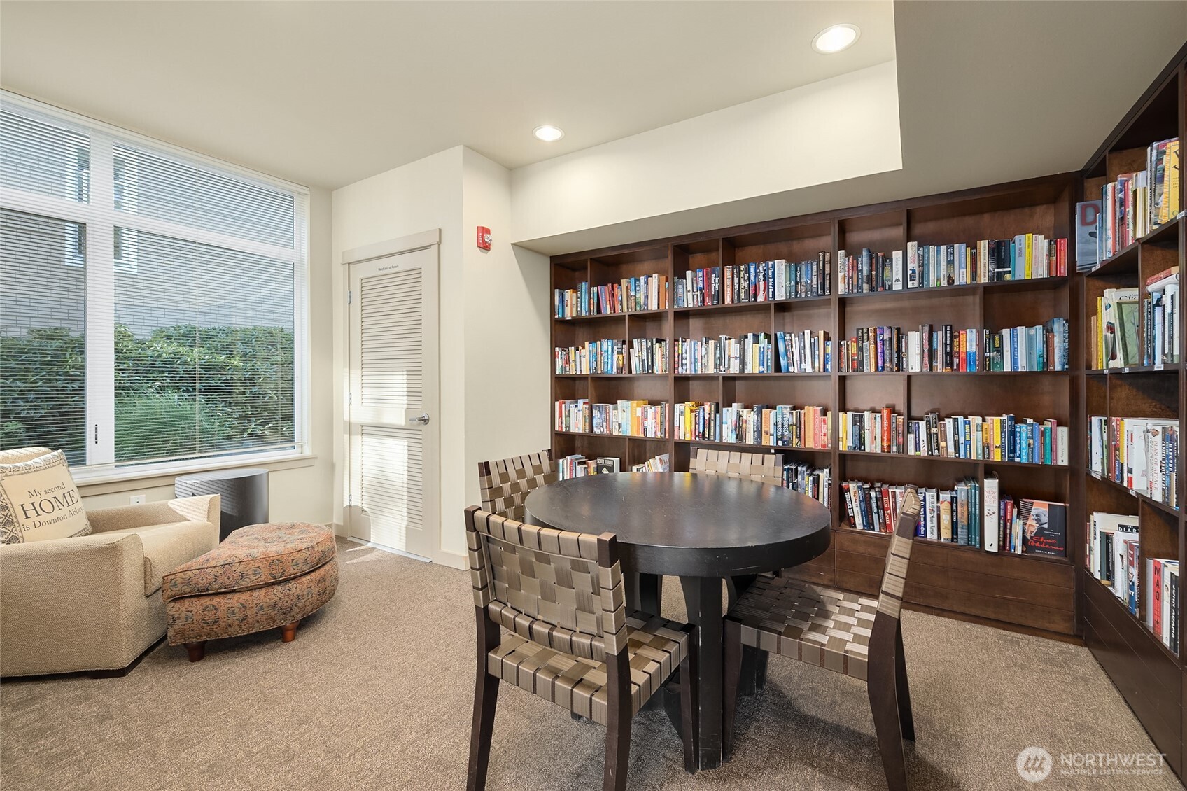 125 Ferncliff Avenue NE Unit: E242