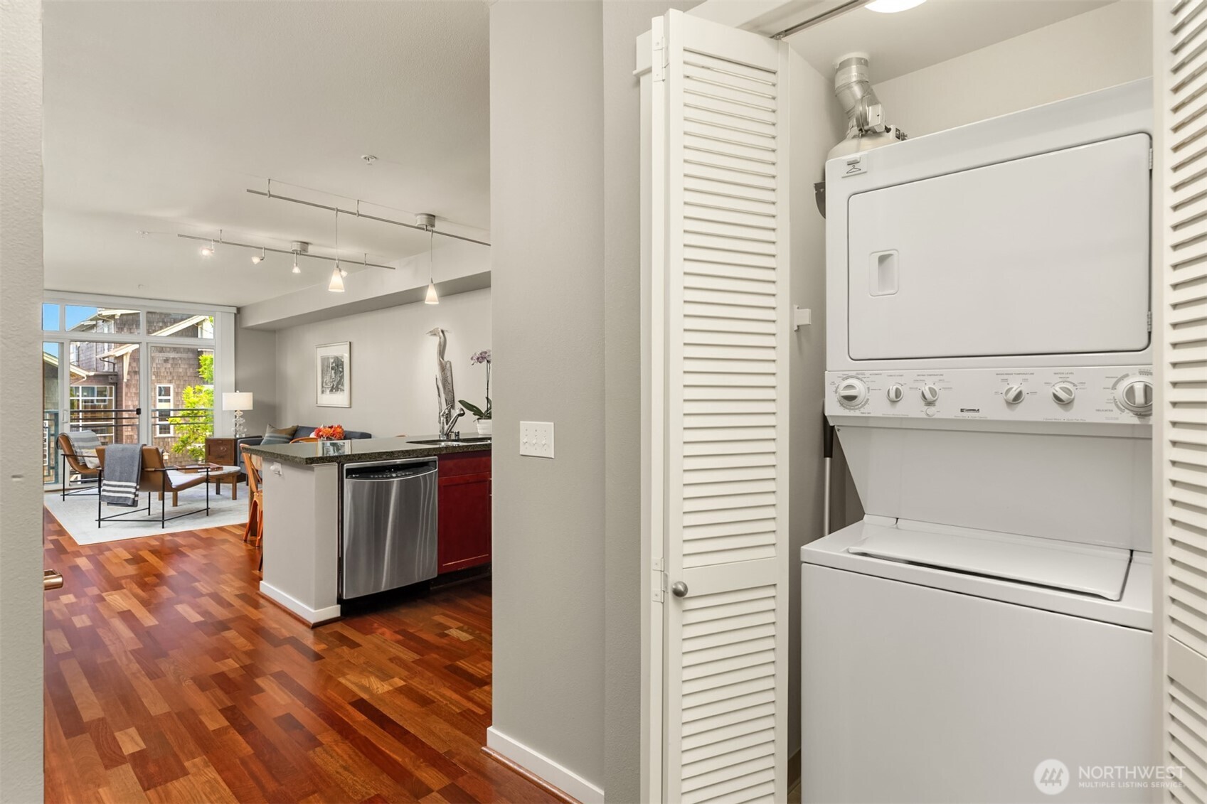 125 Ferncliff Avenue NE Unit: E242
