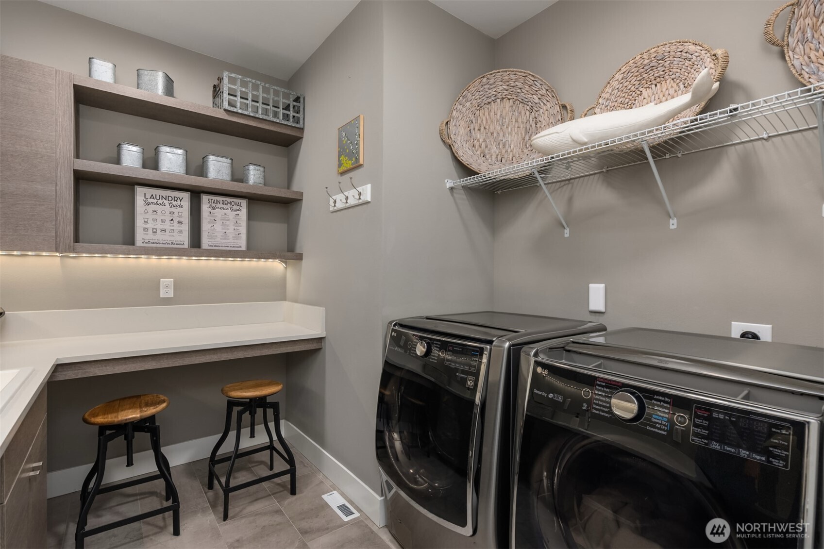 8777 NE Winslow Grove Court