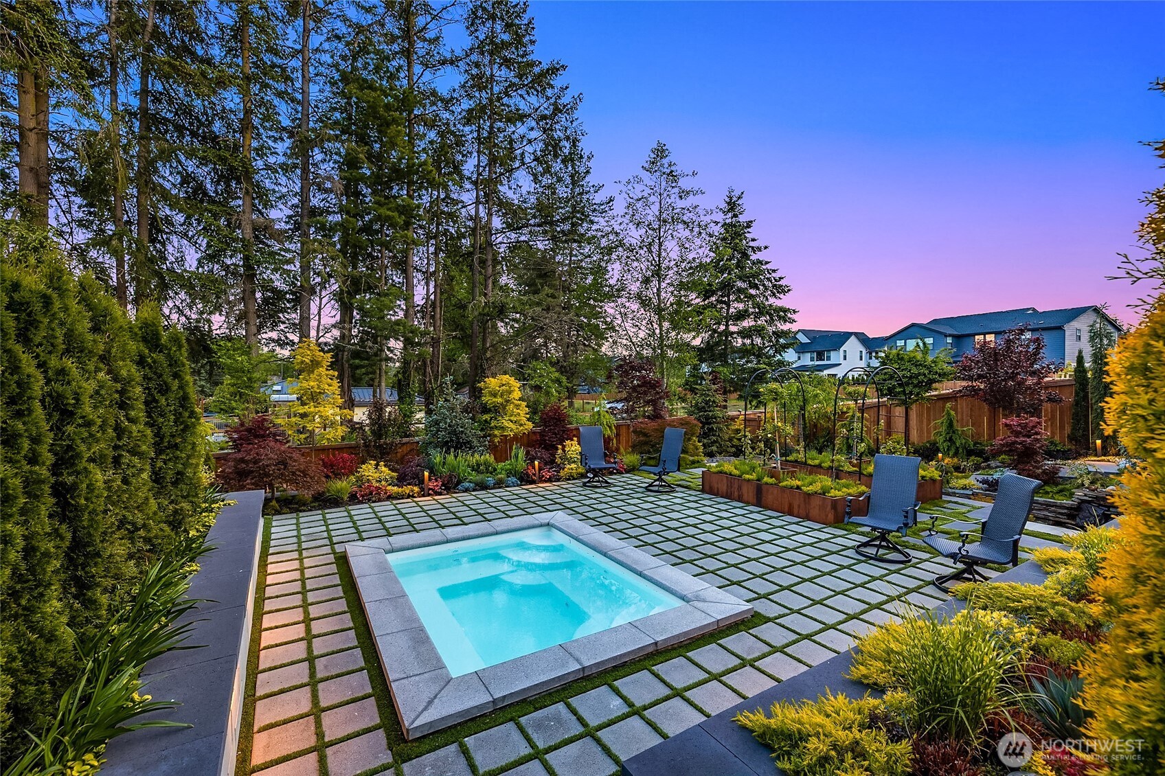 8777 NE Winslow Grove Court
