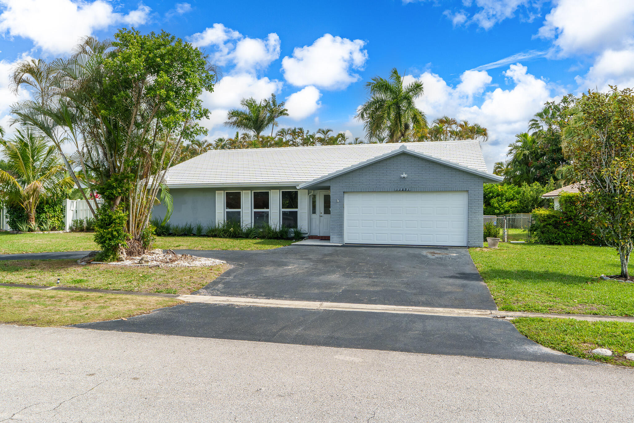11271 NW 35th Street