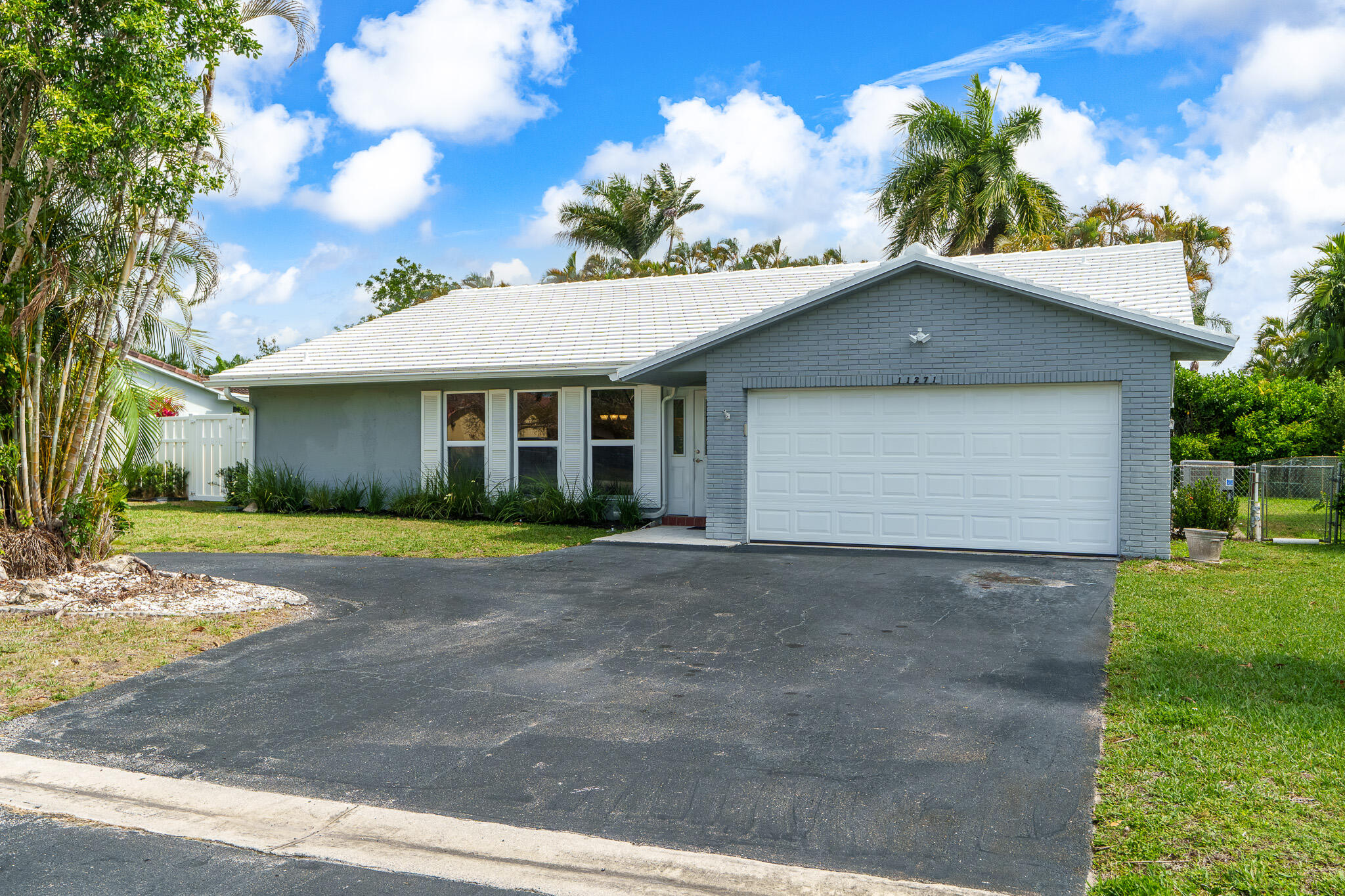 11271 NW 35th Street