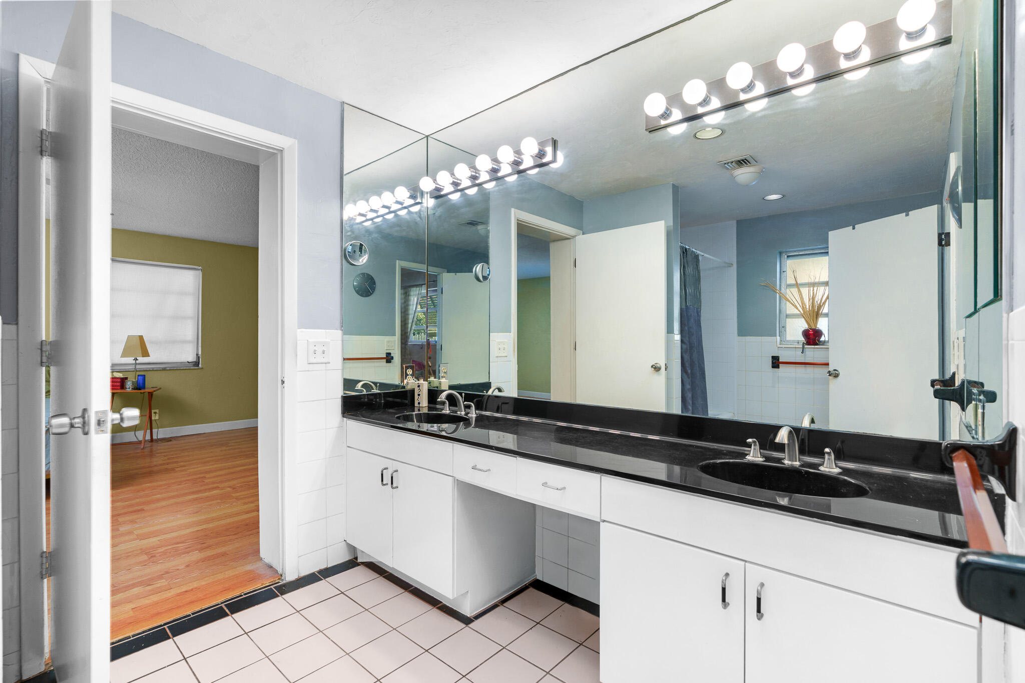 1601 NE 48TH Court