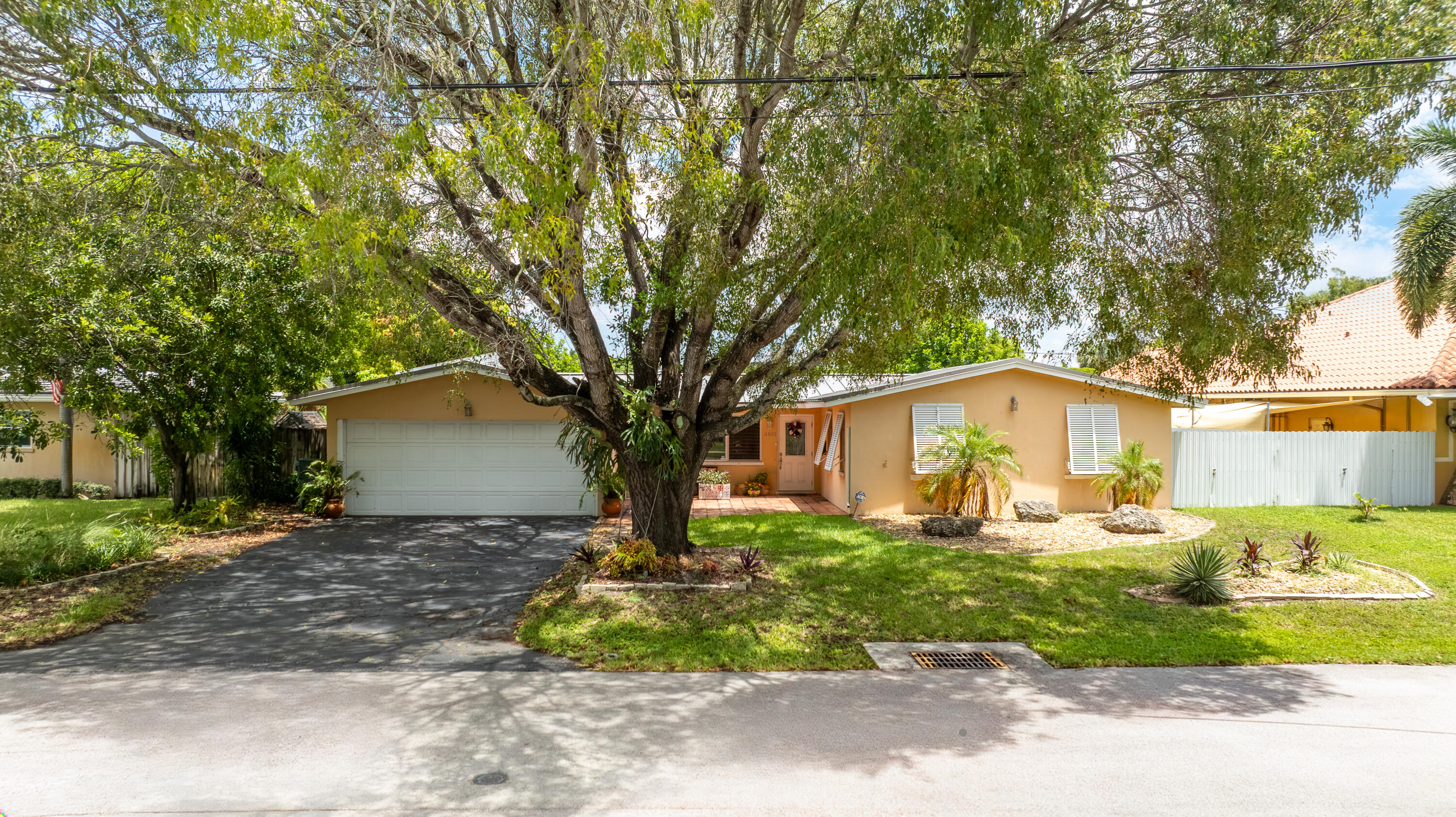 1601 NE 48TH Court