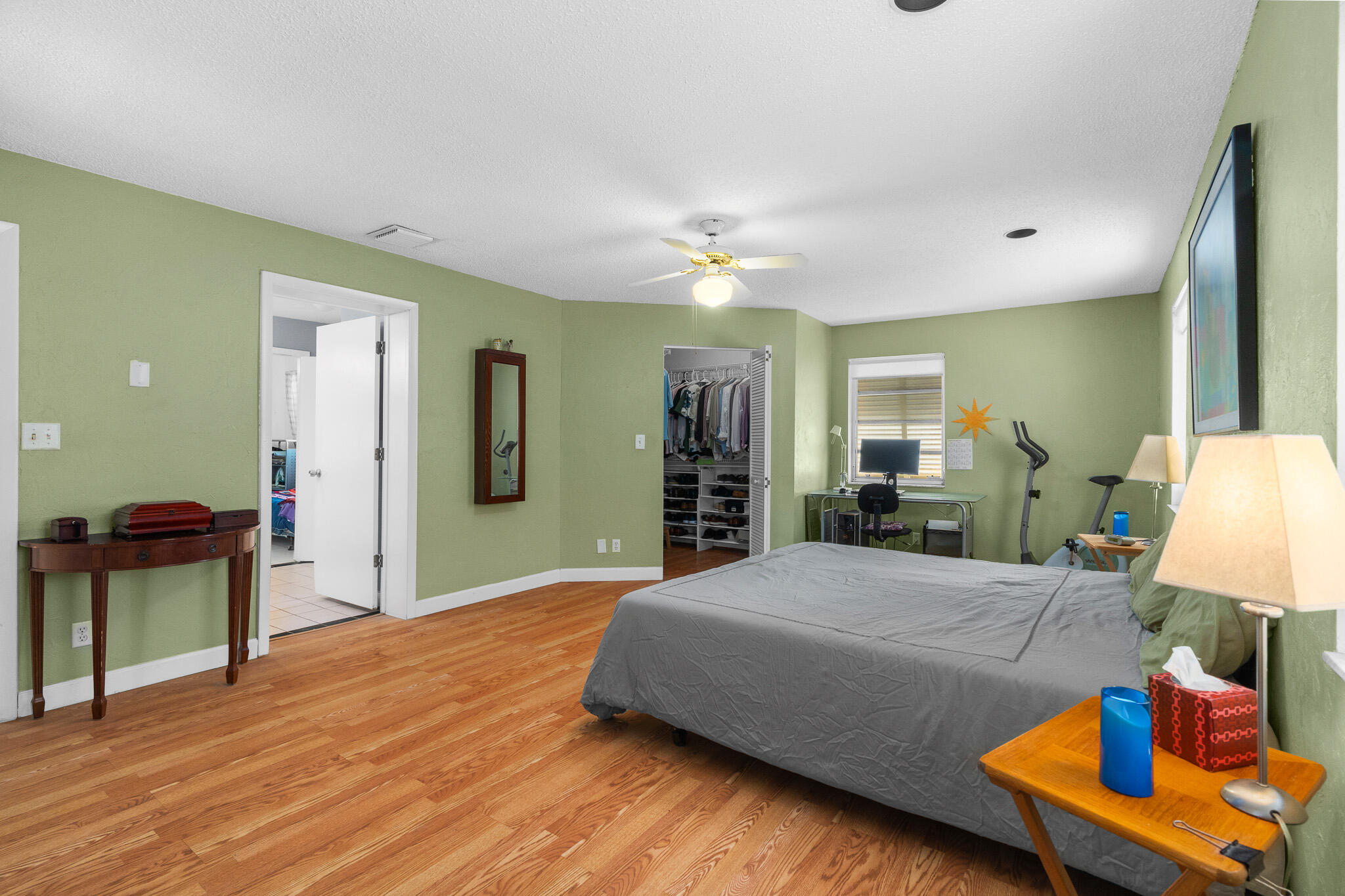 1601 NE 48TH Court