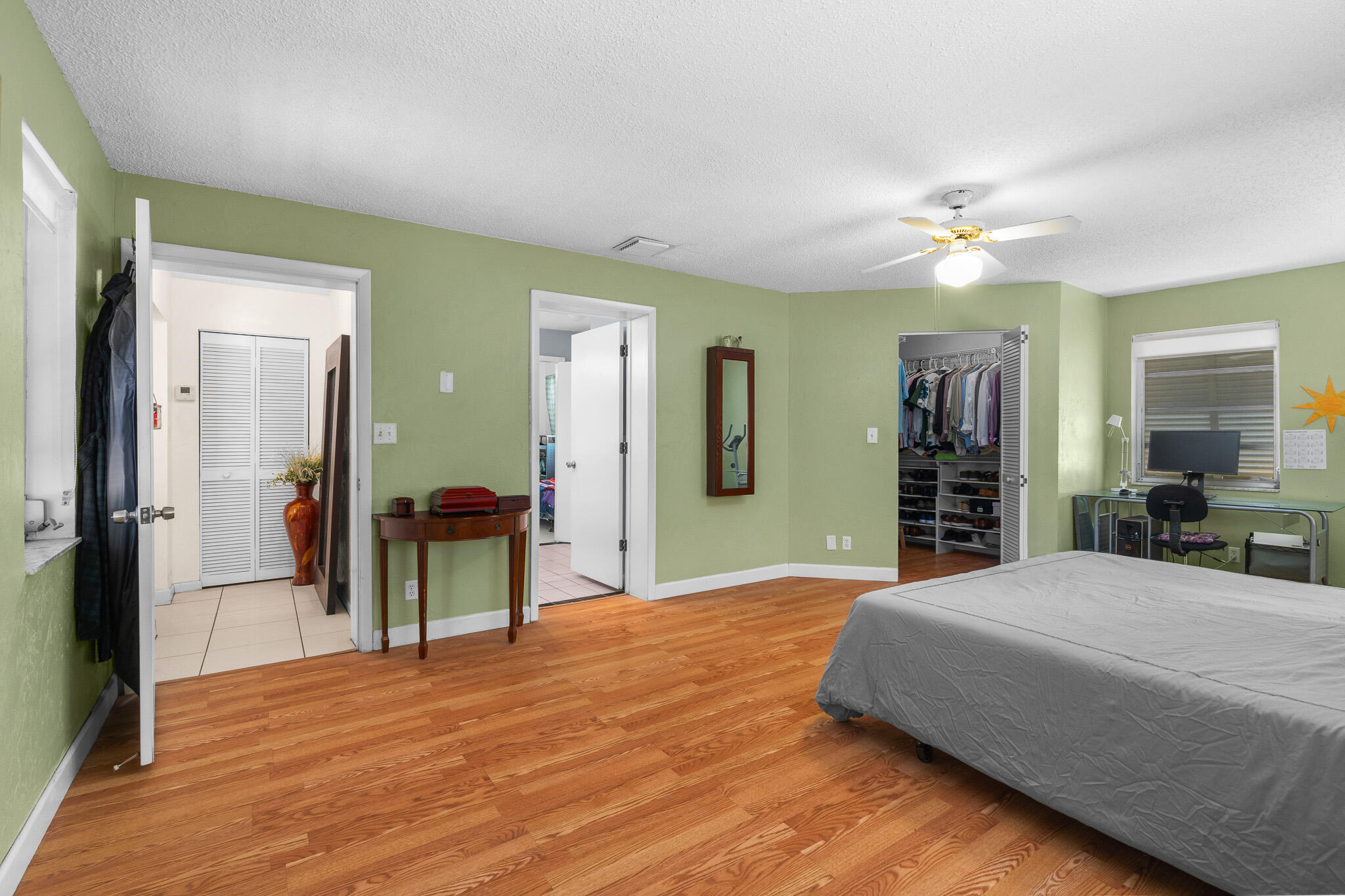 1601 NE 48TH Court