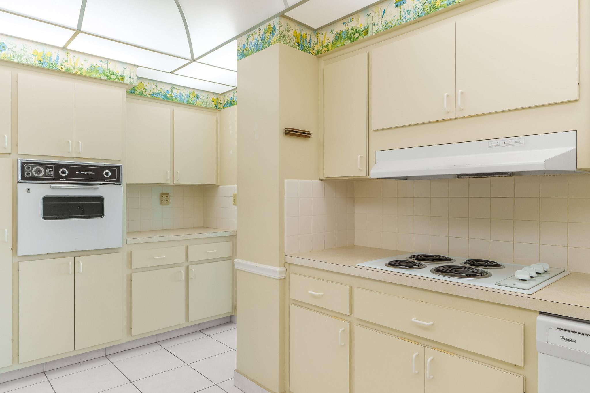 3200 NE 36th St 607