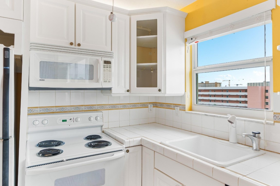 1505 N Riverside Dr 801