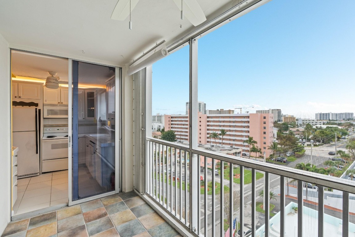 1505 N Riverside Dr 801