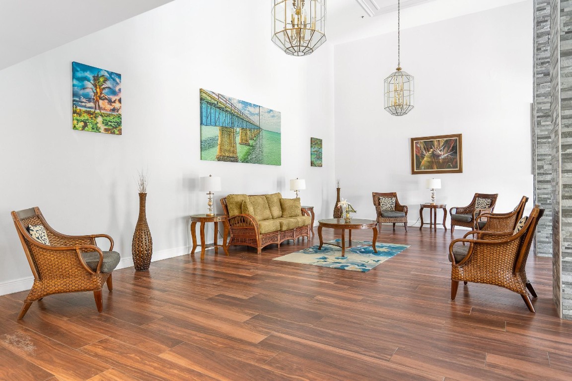 1505 N Riverside Dr 801