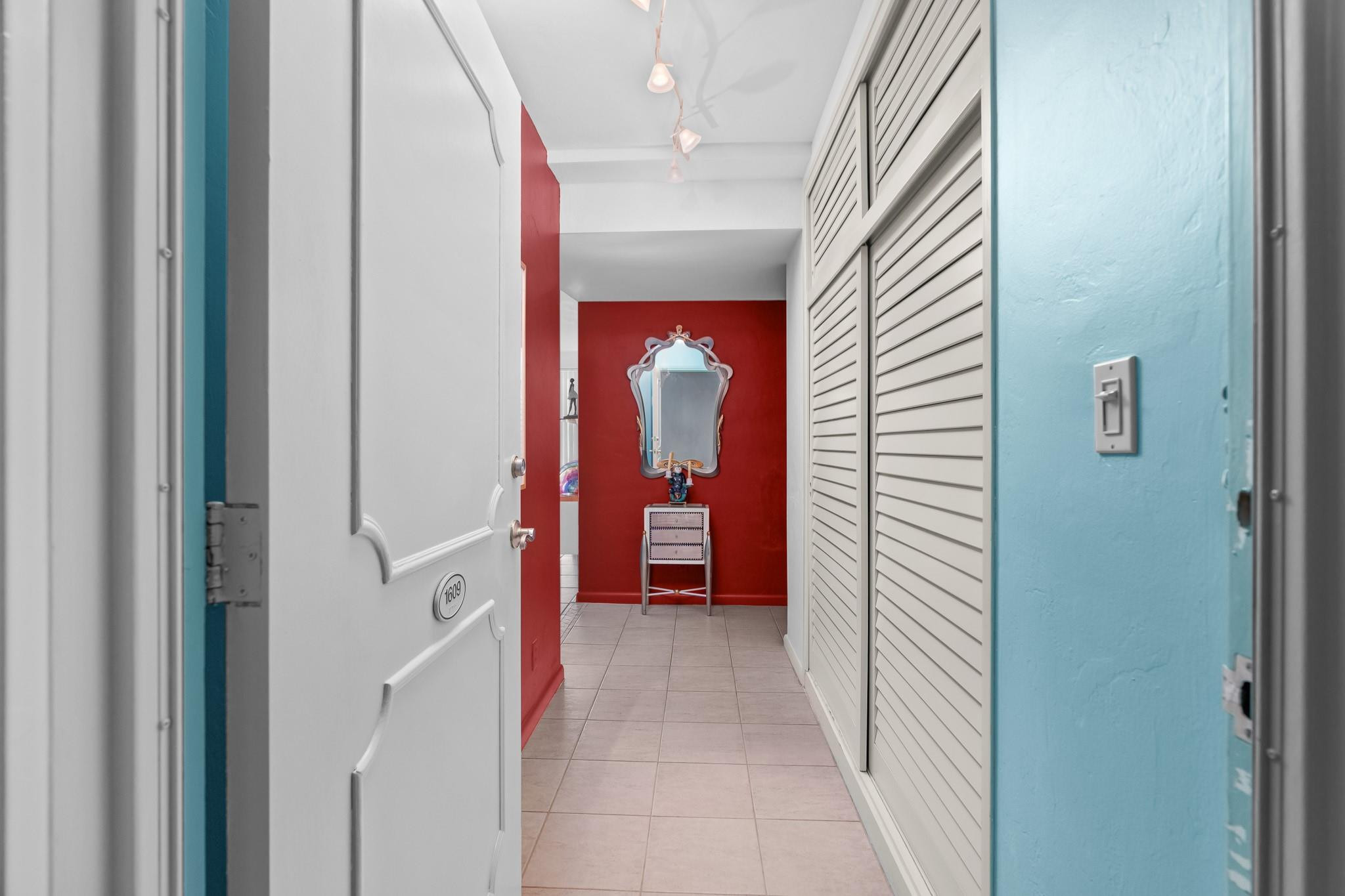 3233 NE 34th St 1609