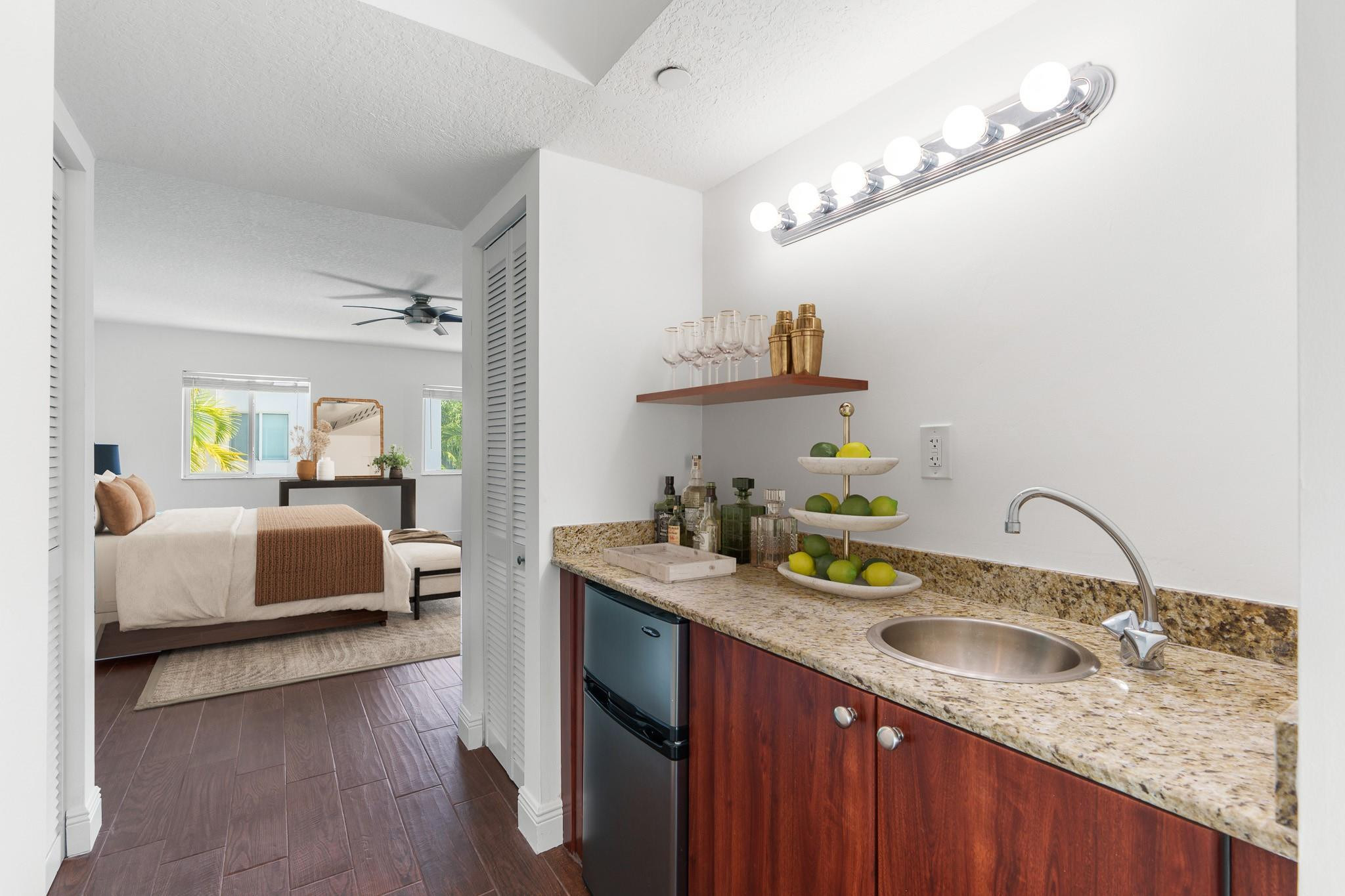 920 NE 16th Ter 1