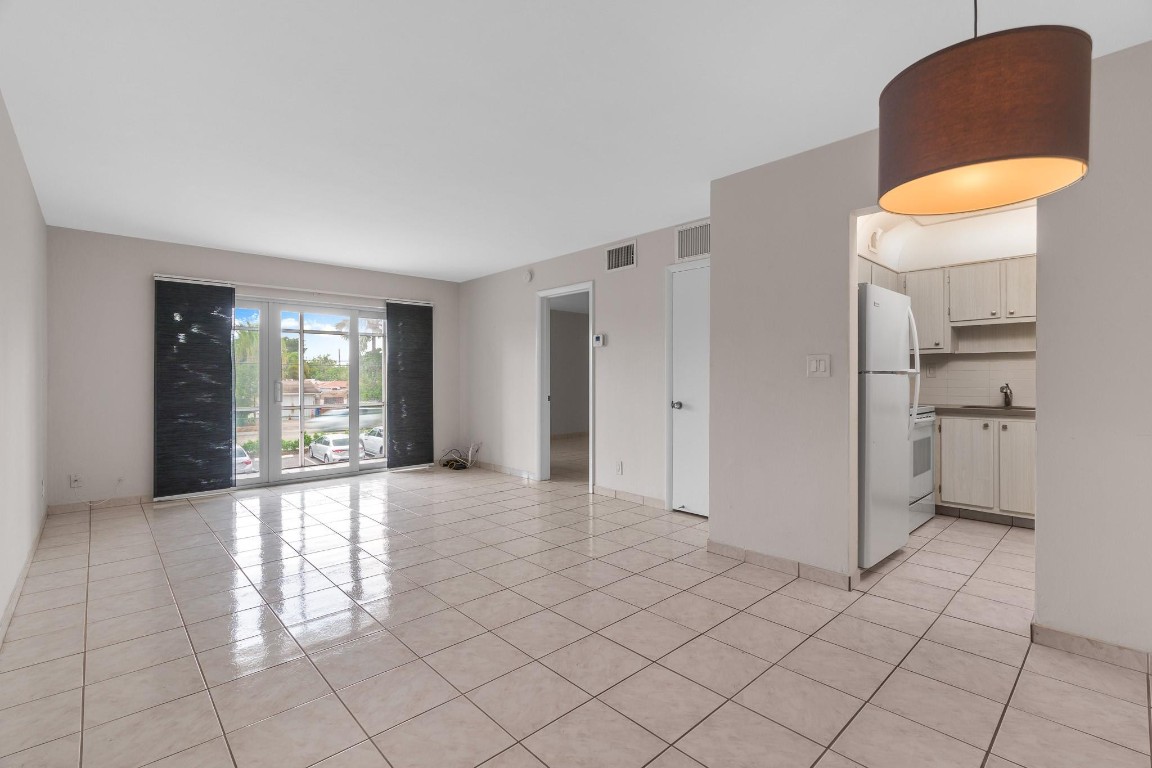 3040 NE 16th Ave 203