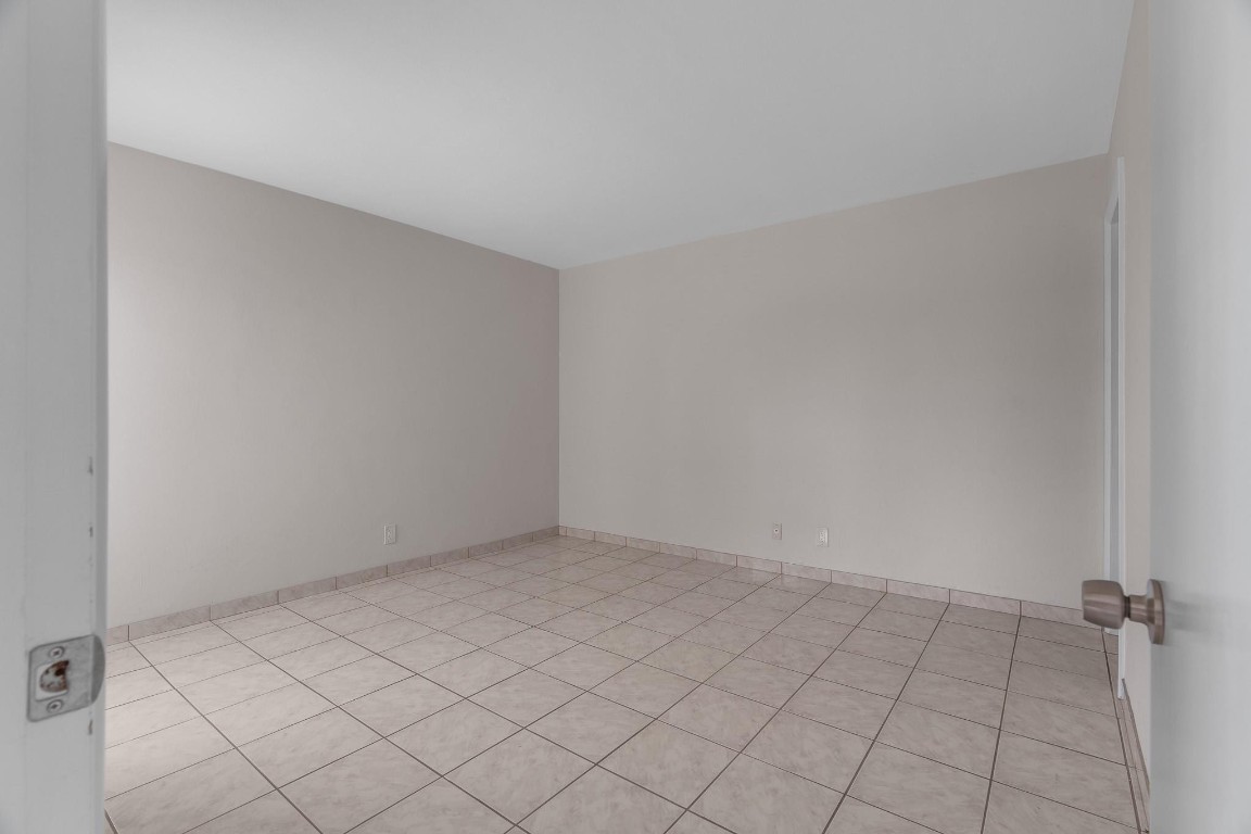 3040 NE 16th Ave 203