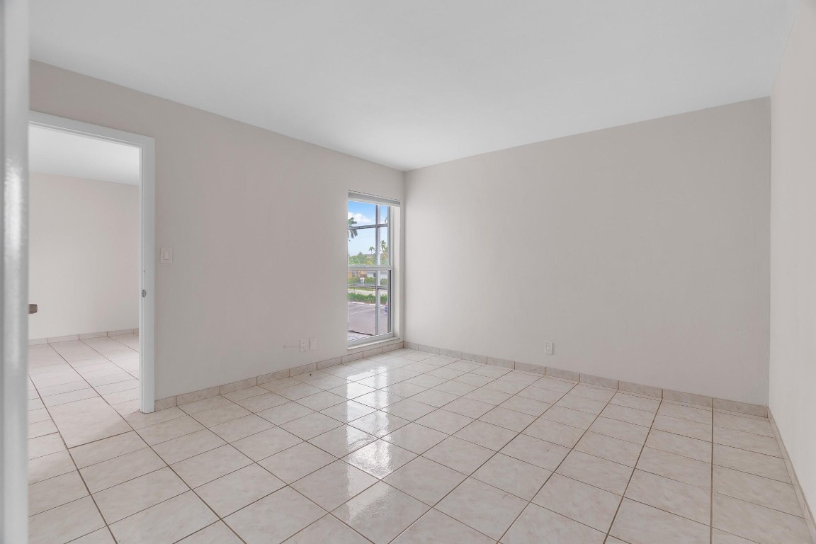 3040 NE 16th Ave 203