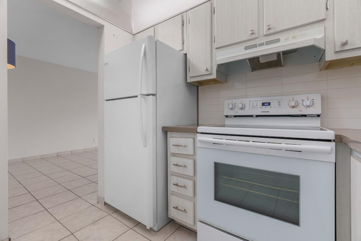 3040 NE 16th Ave 203