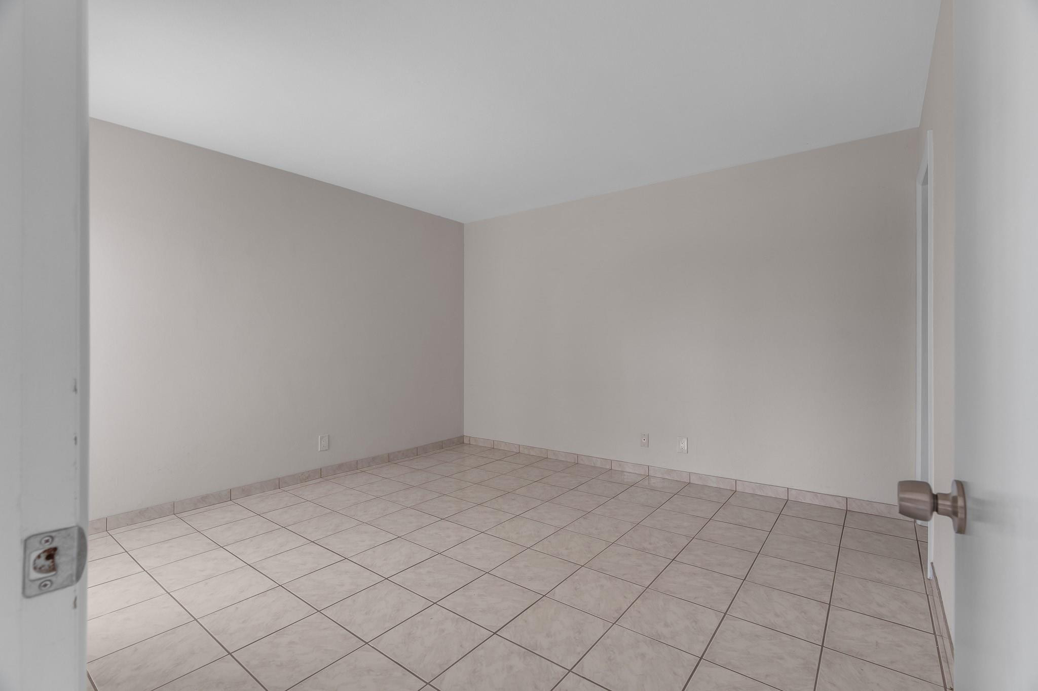 3040 NE 16th Ave 203
