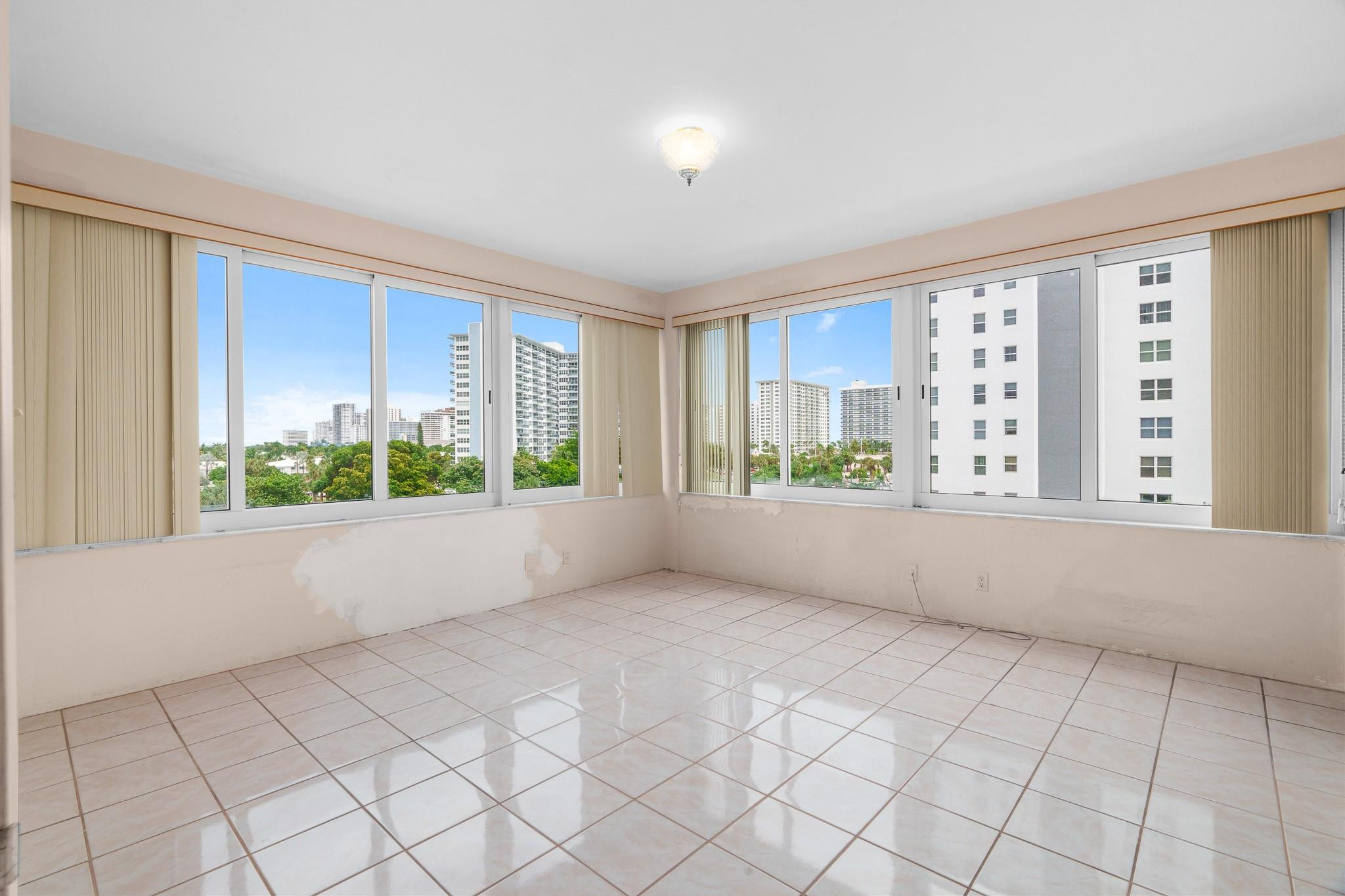3233 NE 34th St 508