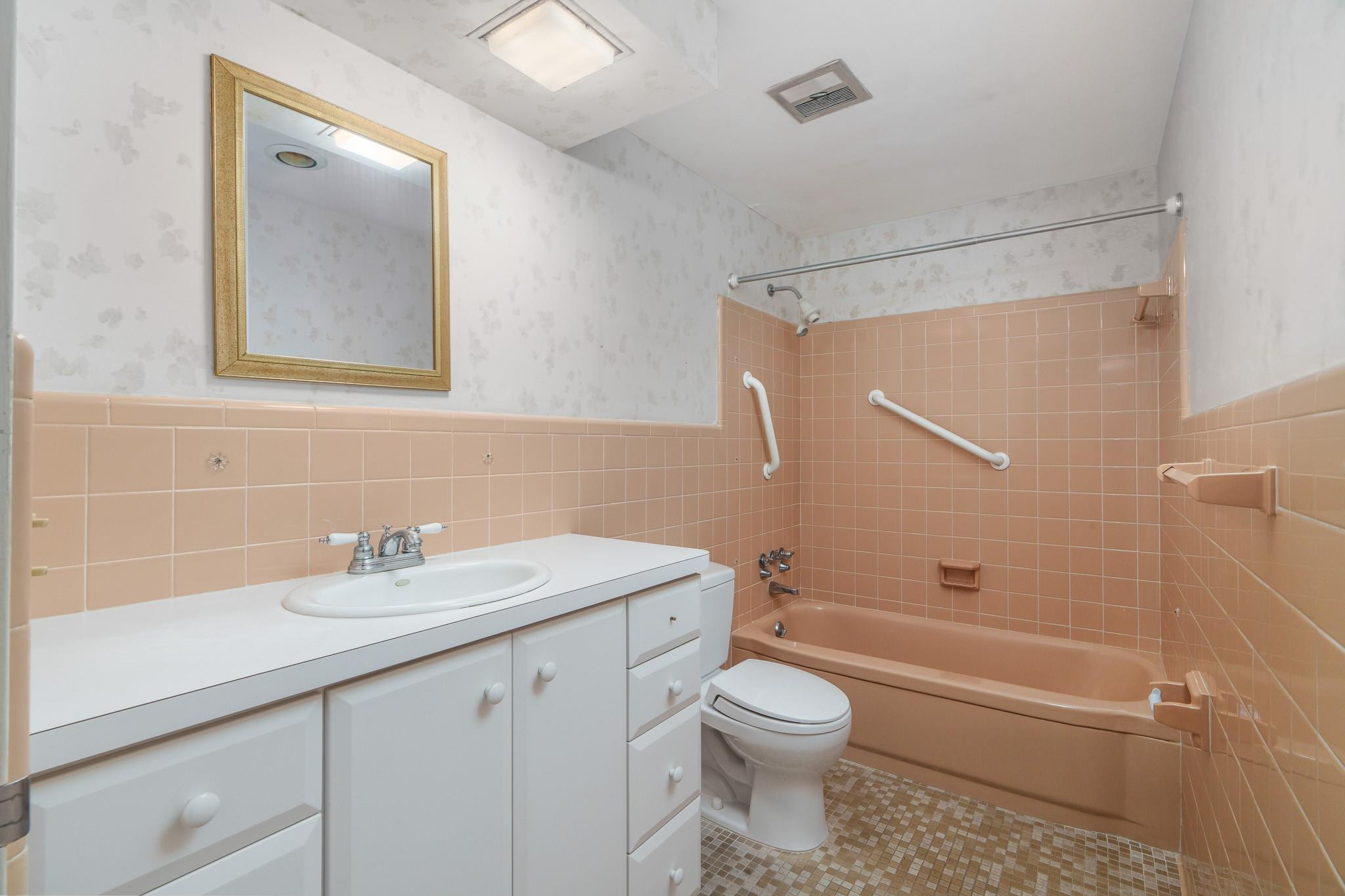 3233 NE 34th St 508