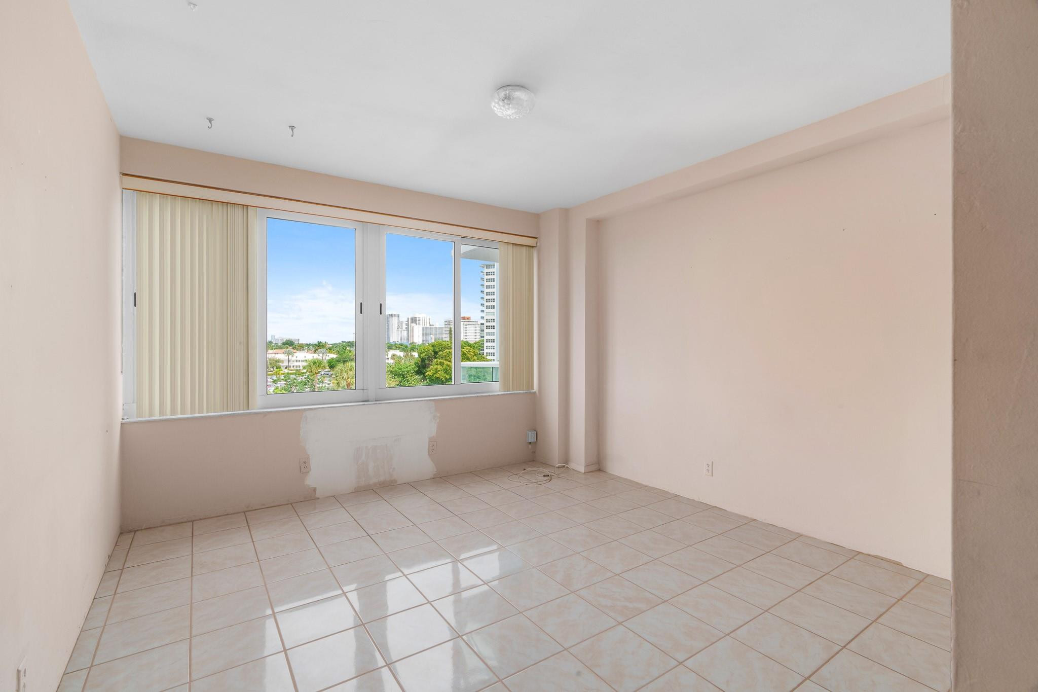 3233 NE 34th St 508