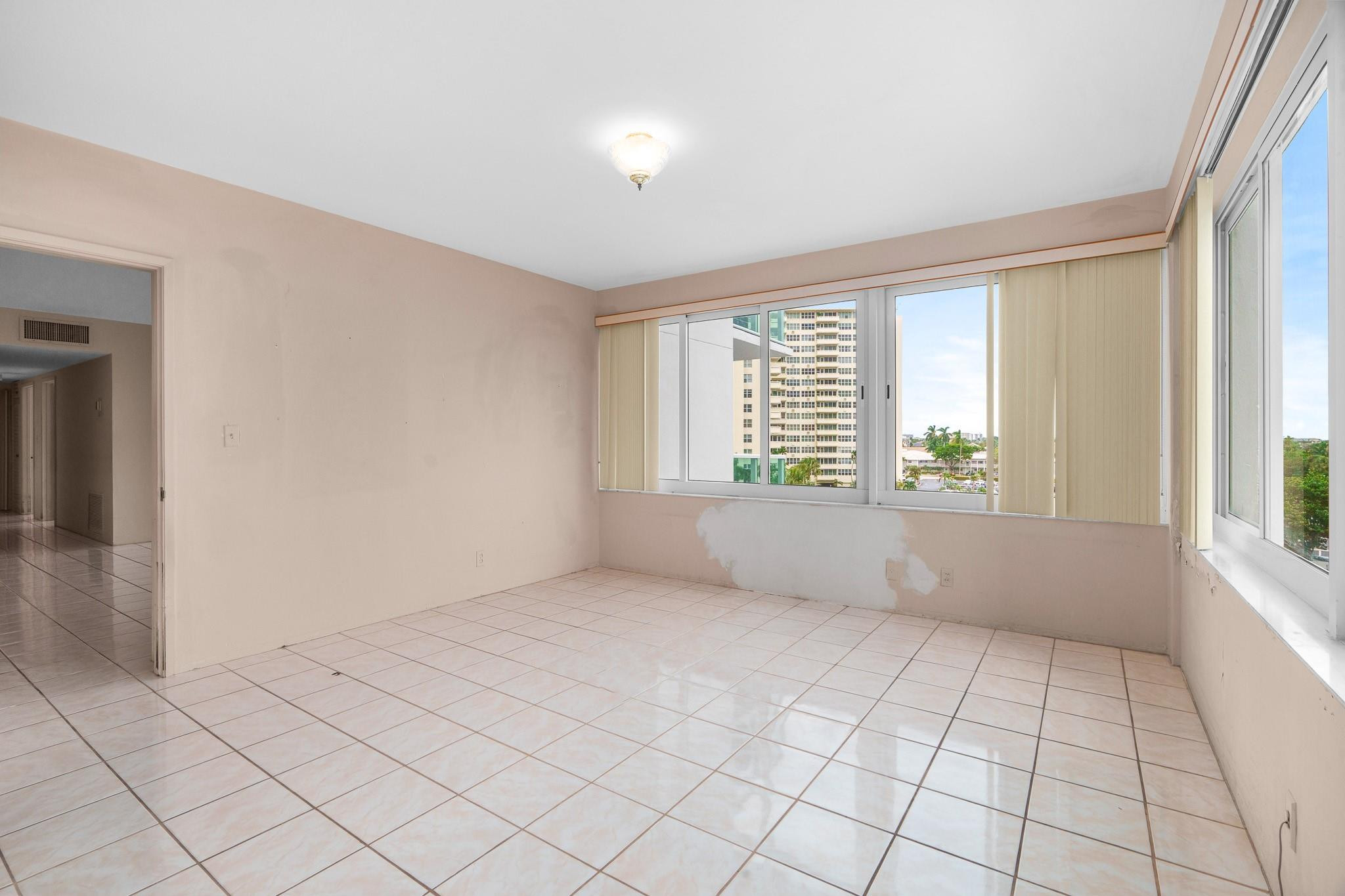 3233 NE 34th St 508