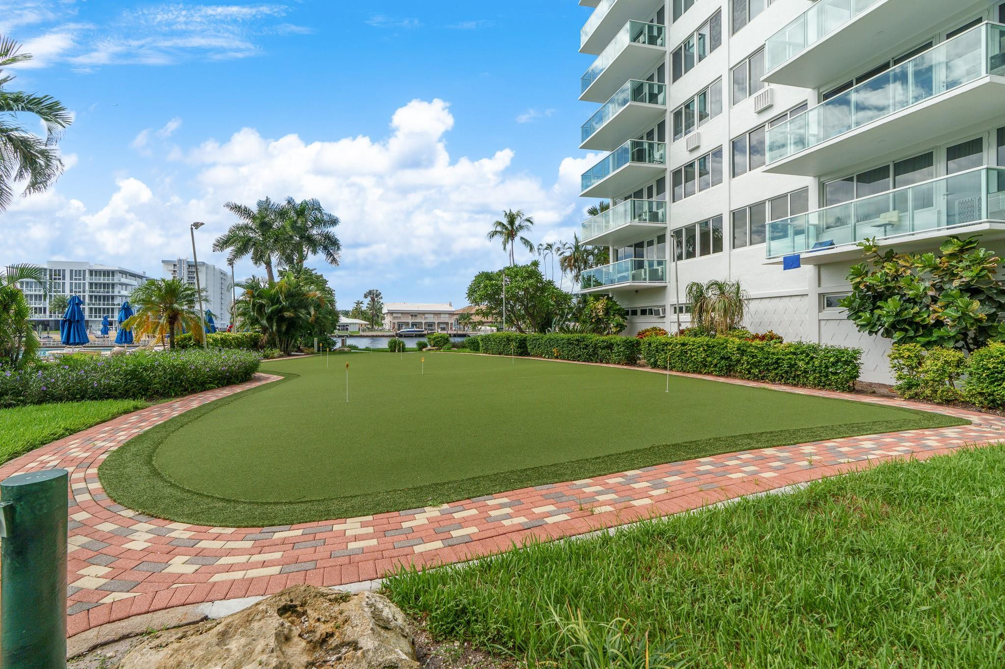 3233 NE 34th St 508