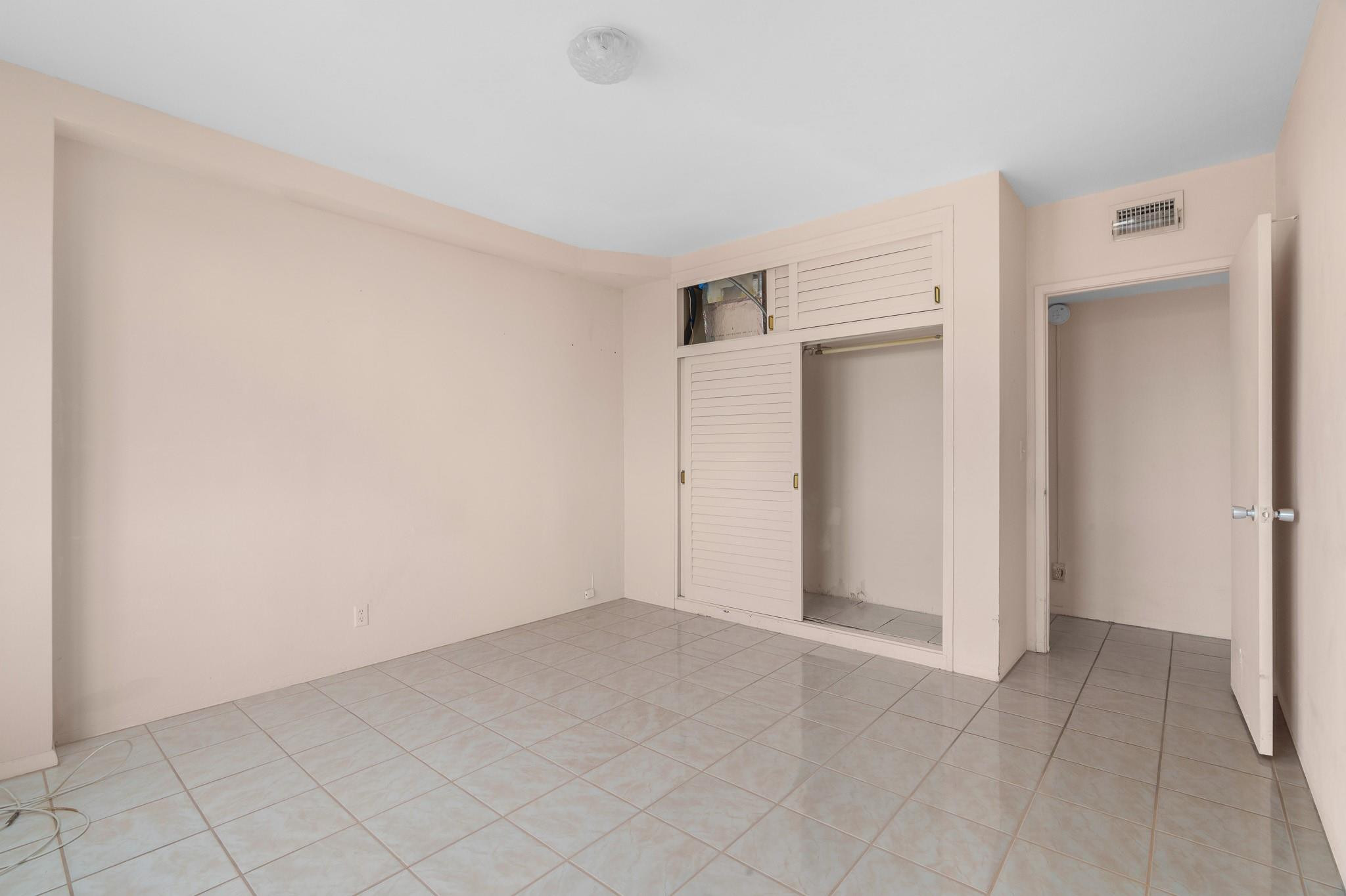 3233 NE 34th St 508
