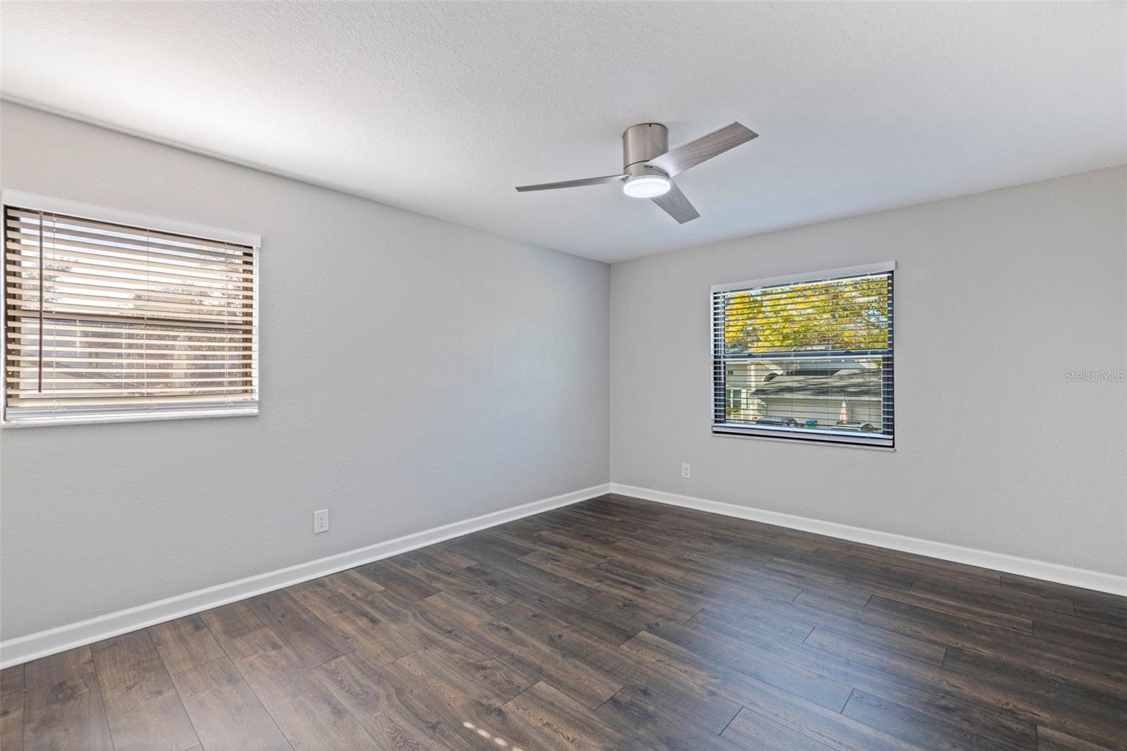 8950 BAYWOOD PARK DR