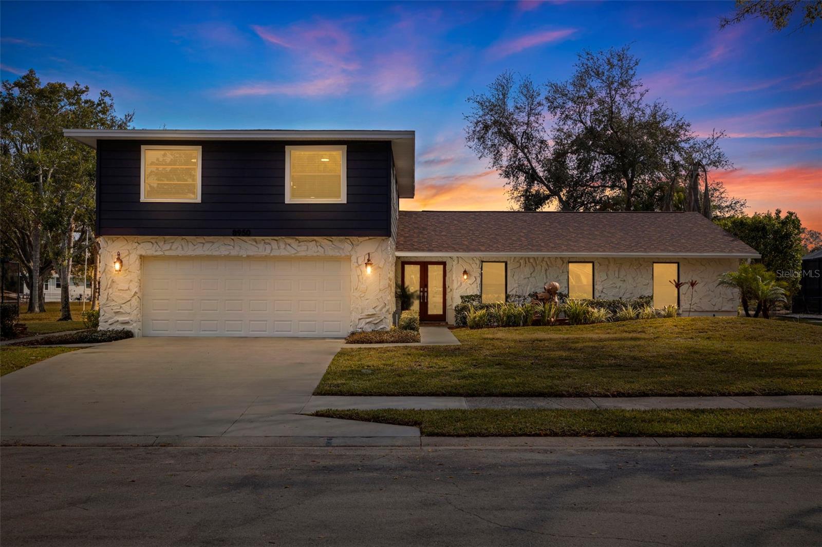 8950 BAYWOOD PARK DR