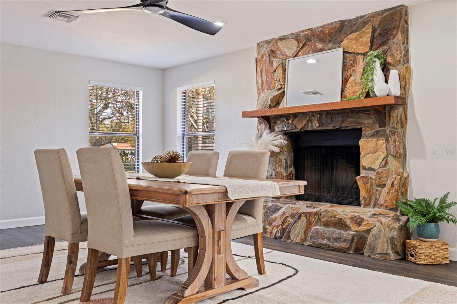 8950 BAYWOOD PARK DR