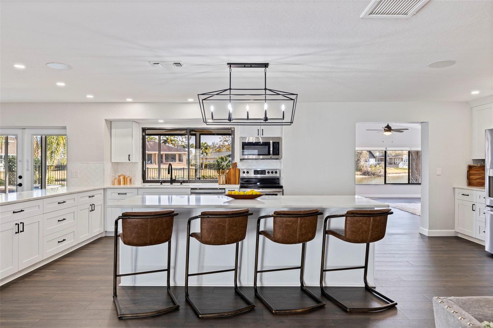 8950 BAYWOOD PARK DR