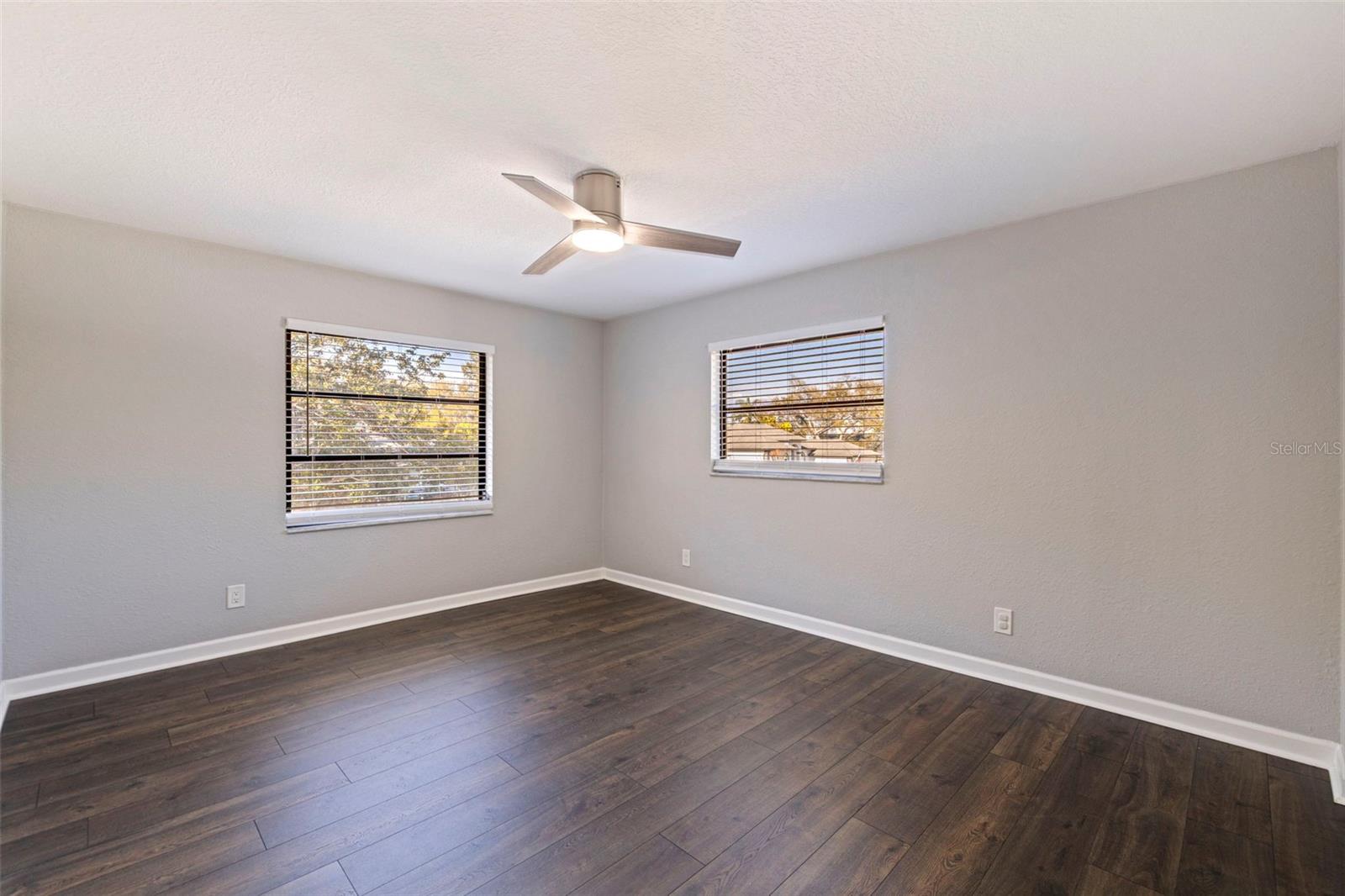 8950 BAYWOOD PARK DR