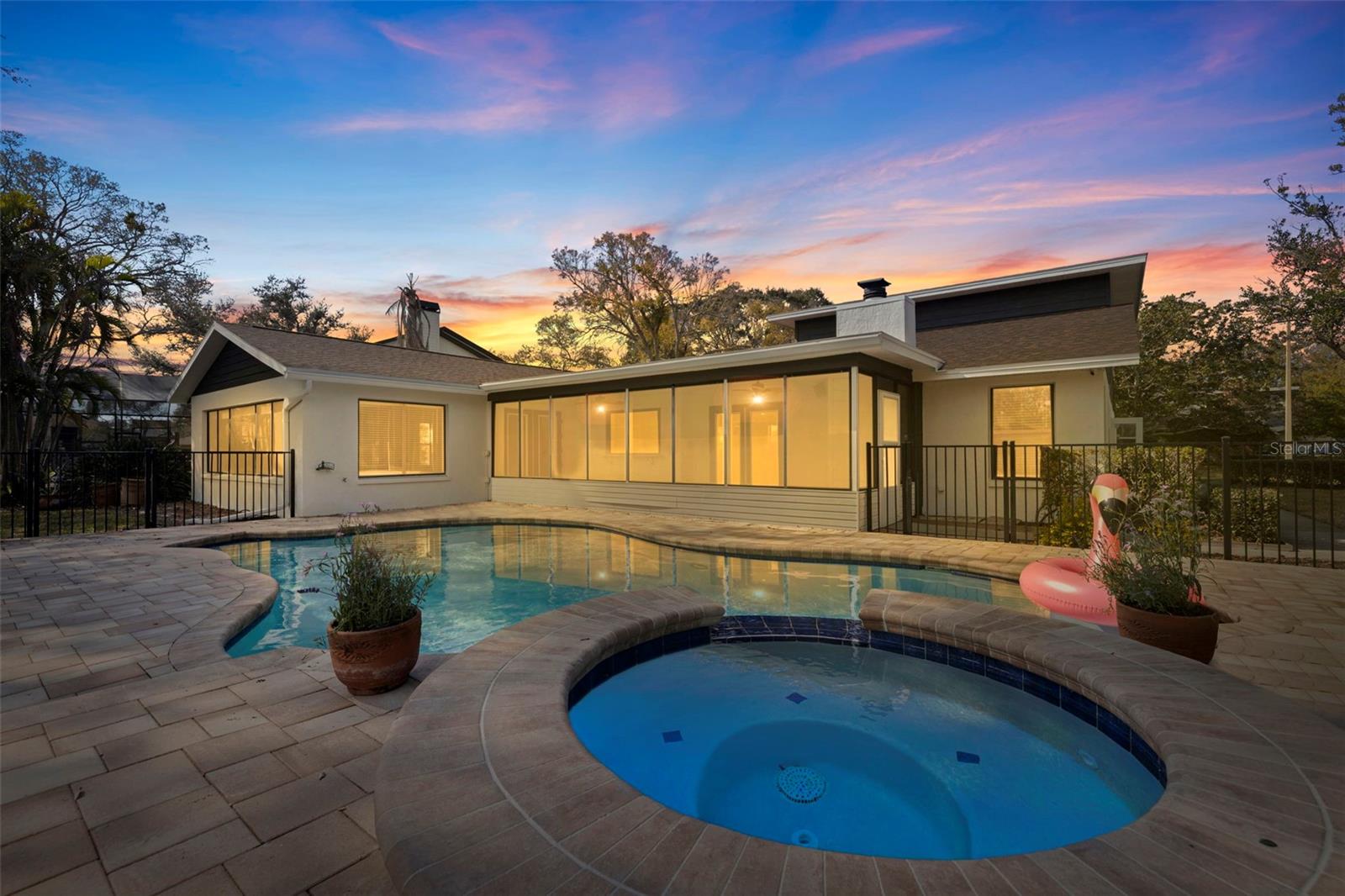 8950 BAYWOOD PARK DR