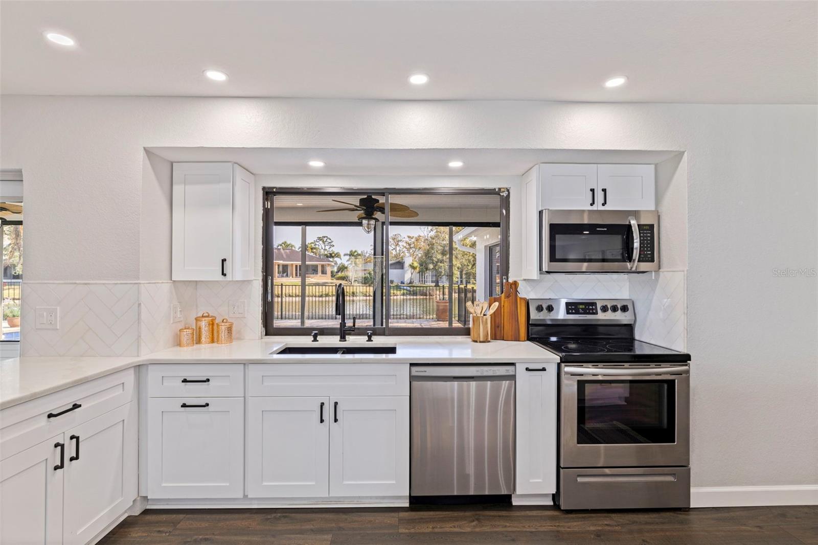 8950 BAYWOOD PARK DR