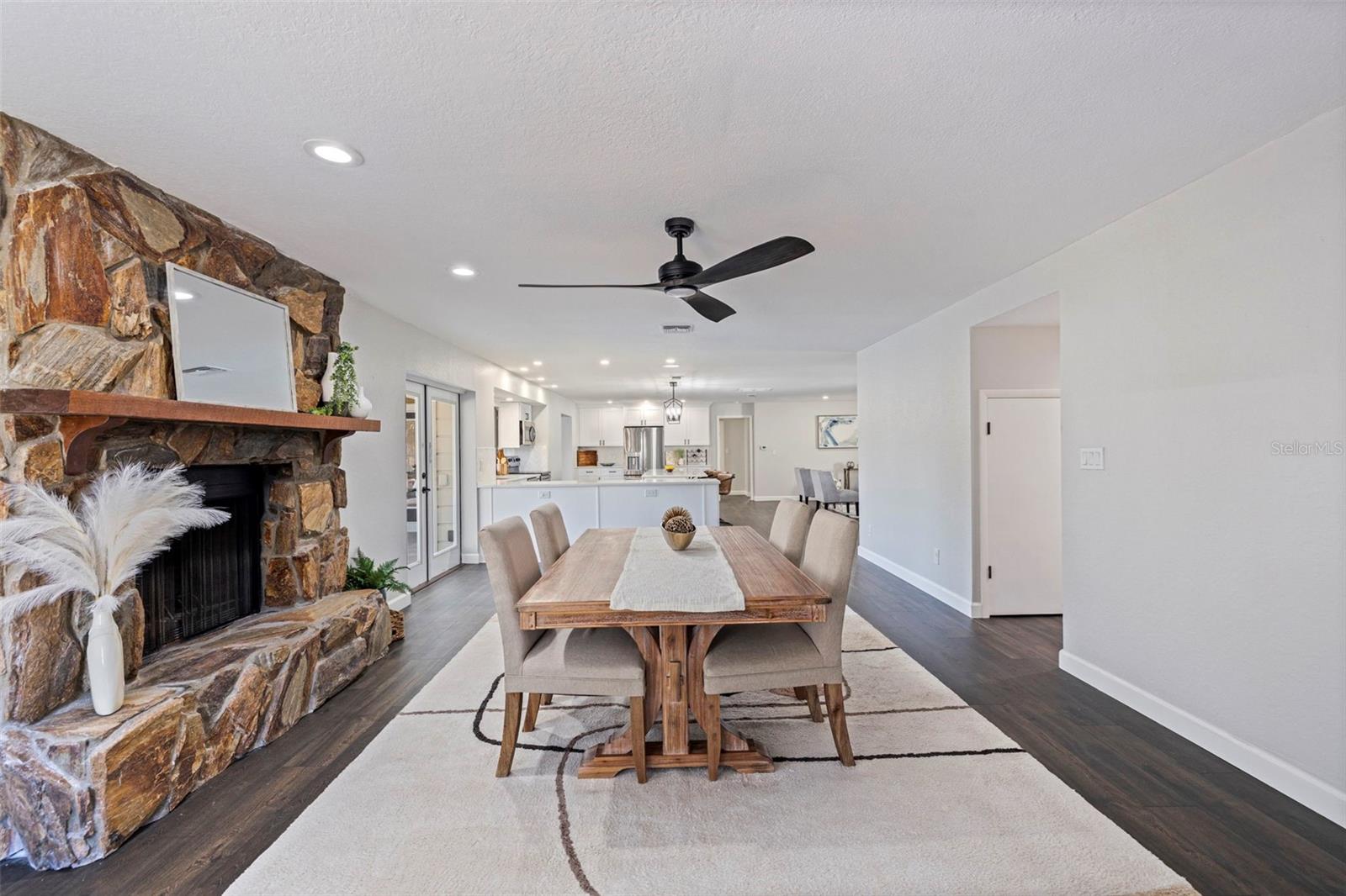 8950 BAYWOOD PARK DR