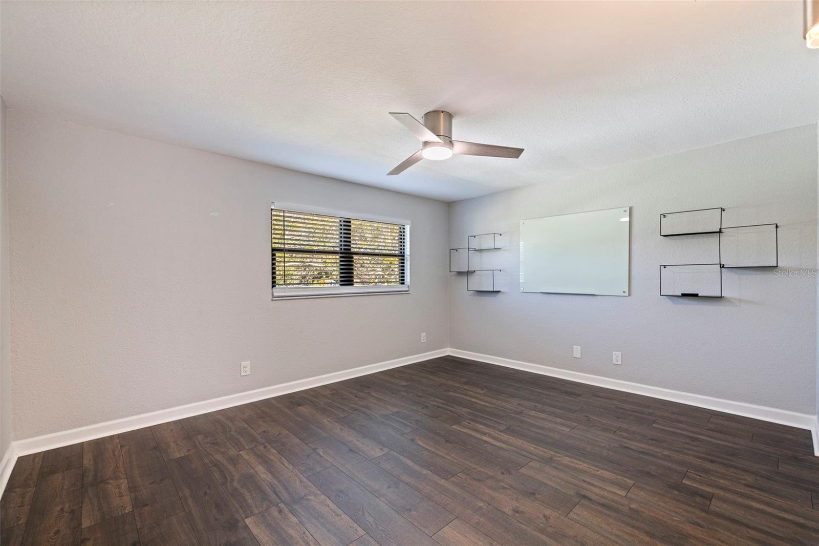 8950 BAYWOOD PARK DR