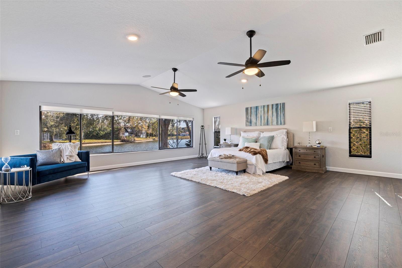 8950 BAYWOOD PARK DR