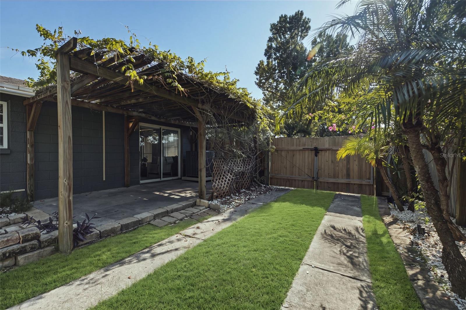 8536 QUAIL RD